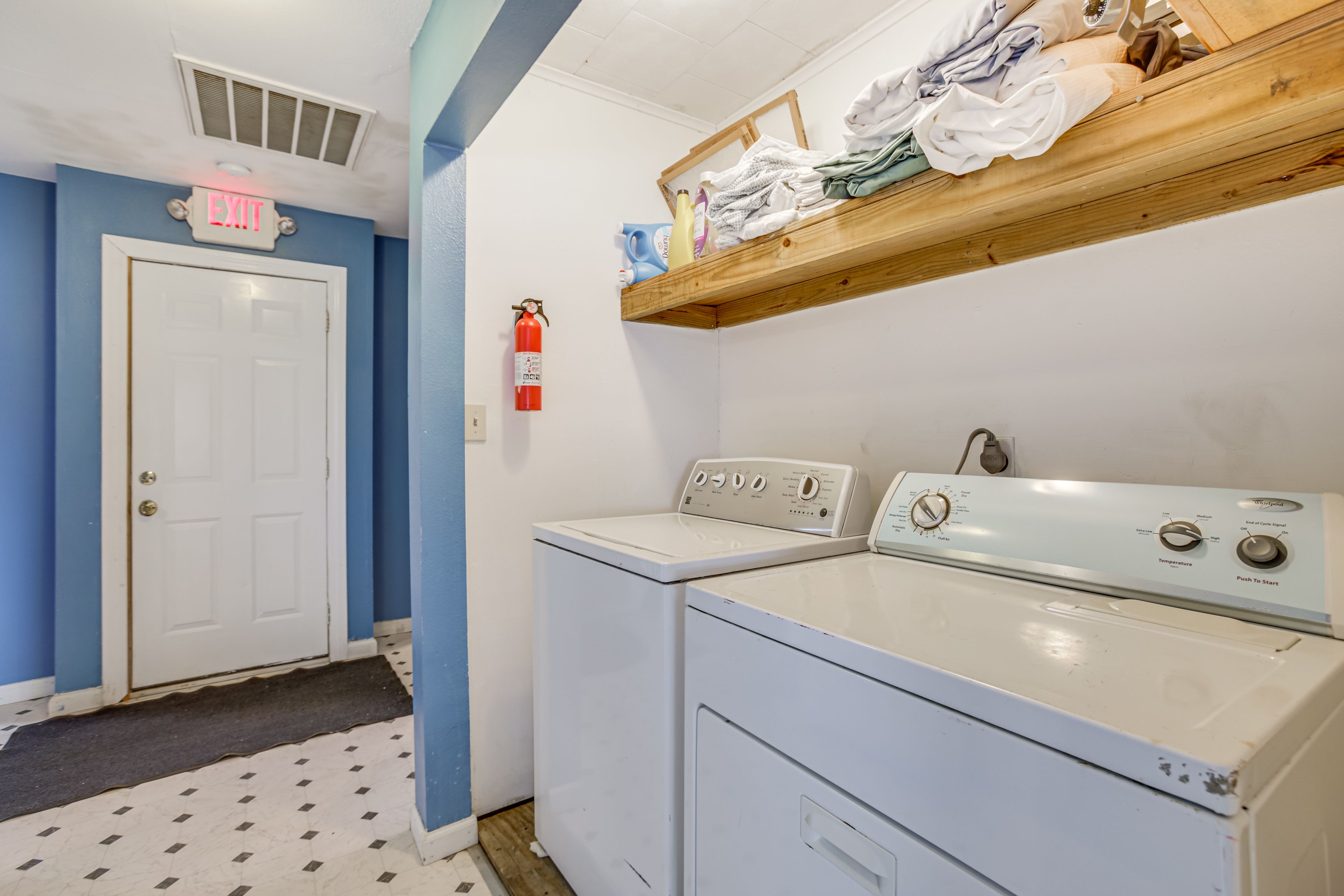 Laundry Room | Washer & Dryer