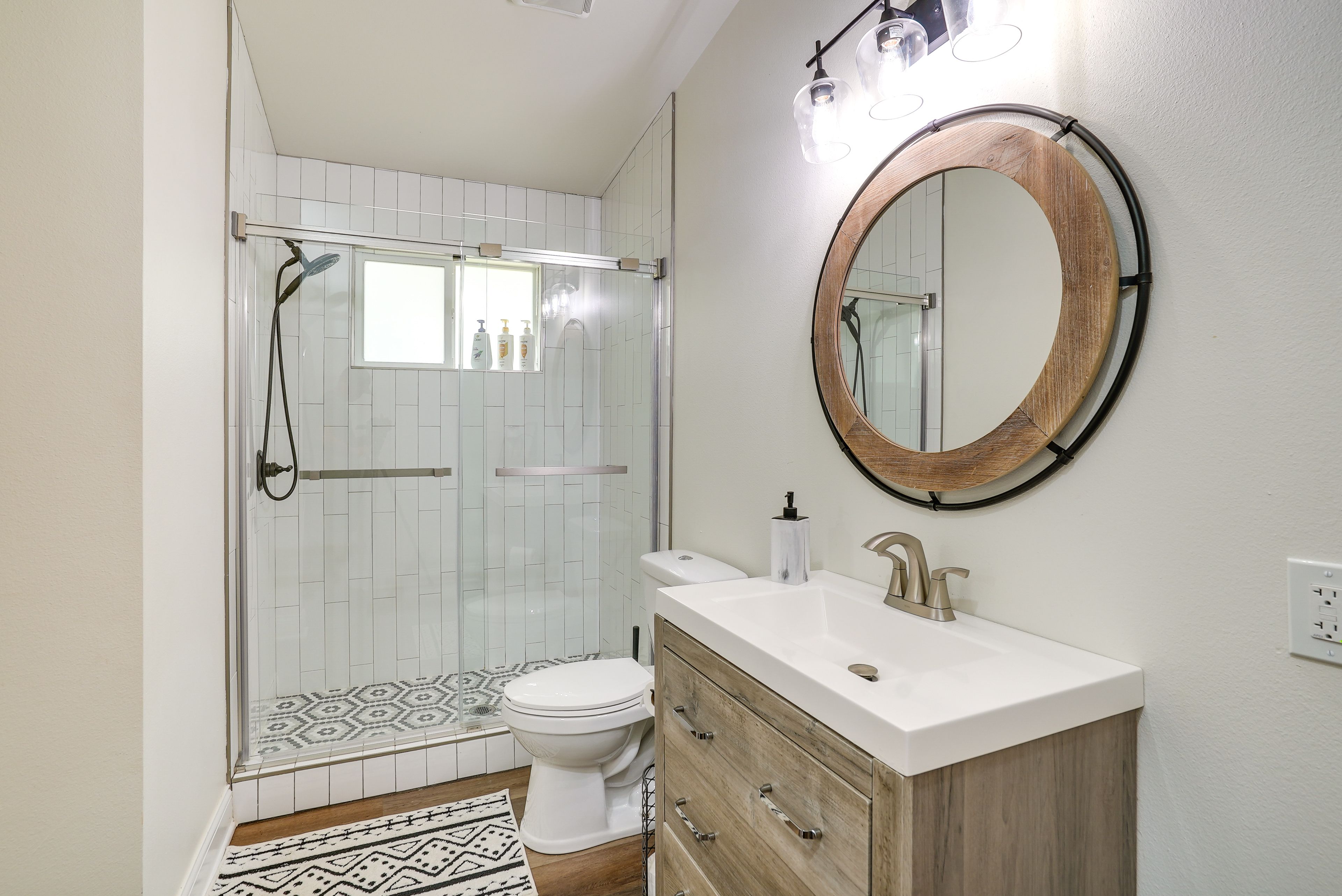 Full Bathroom | Walk-In Shower | Towels Provided | Washer/Dryer
