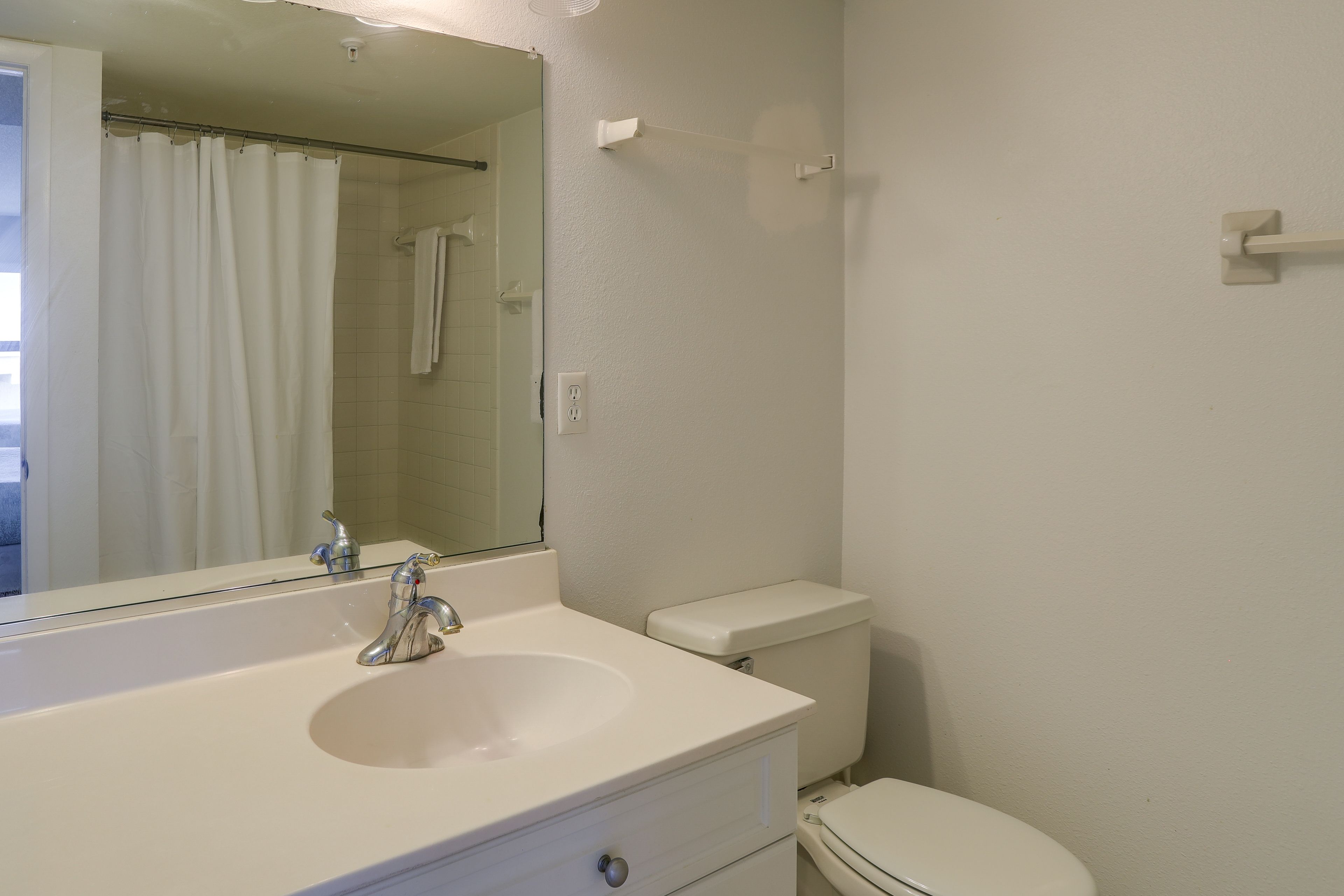 En-Suite Bathroom | Towels Provided