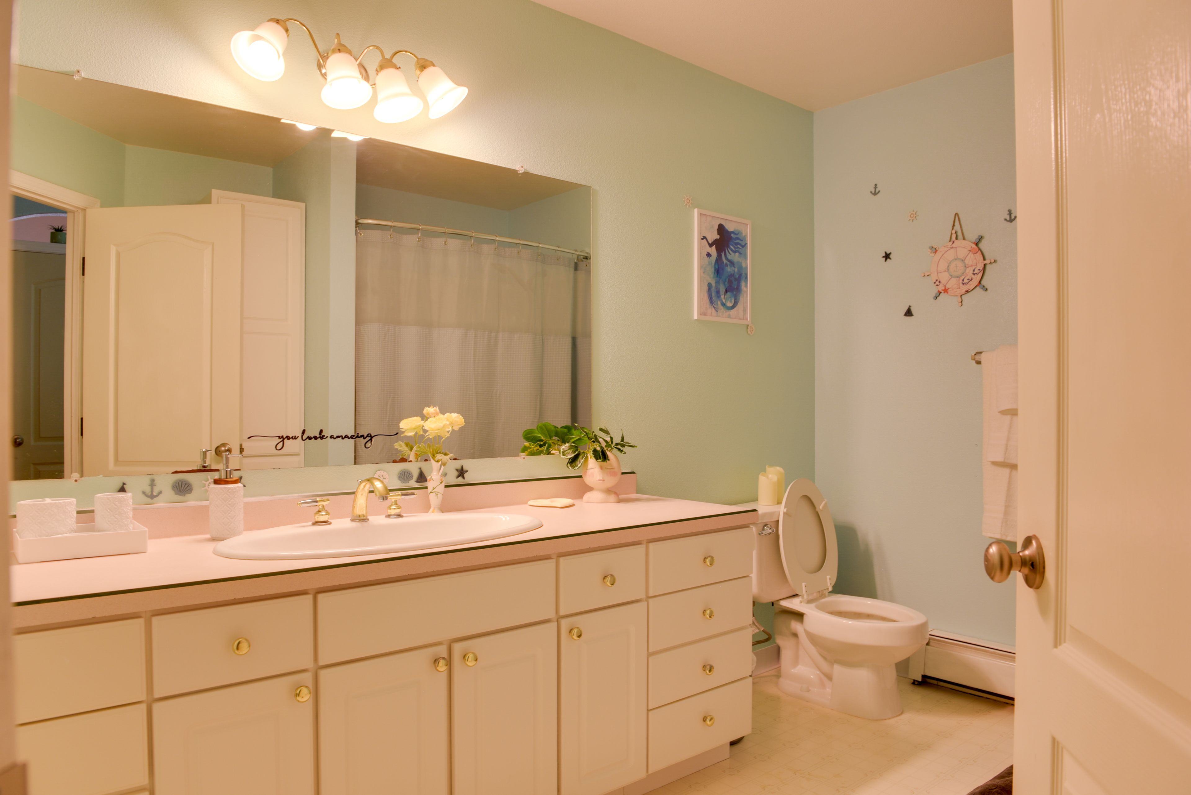 Full Bathroom