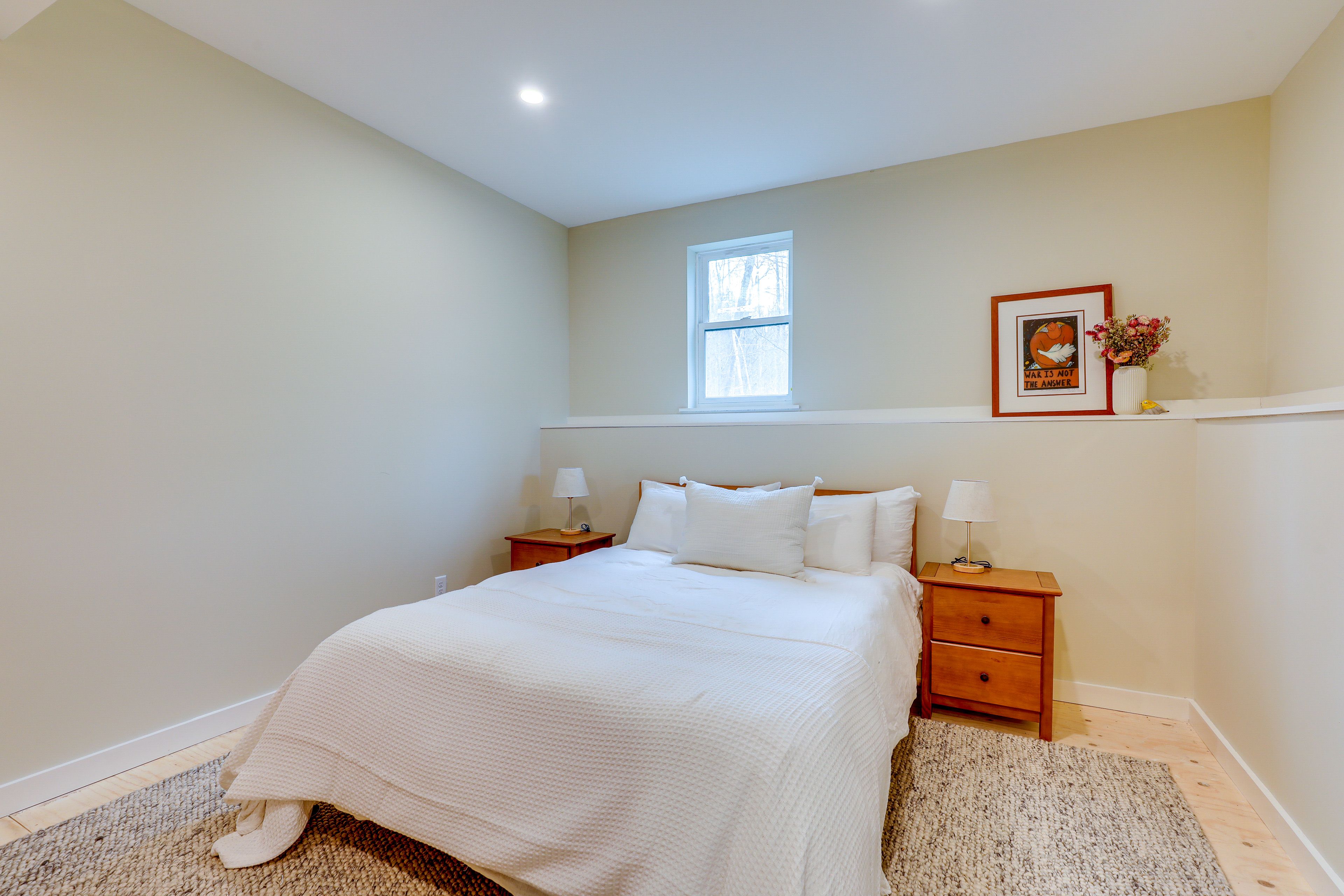Bedroom 3 | Queen Bed