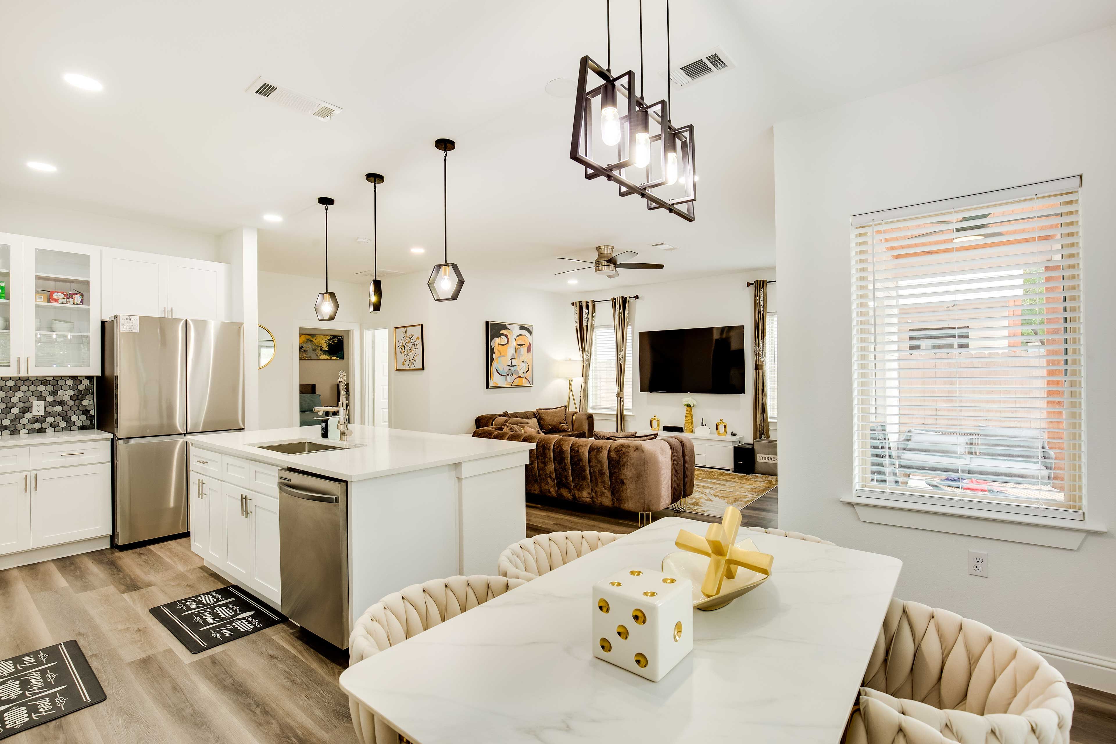 Dallas Vacation Rental | 4BR | 3BA | 2,592 Sq Ft | 1 Step Required