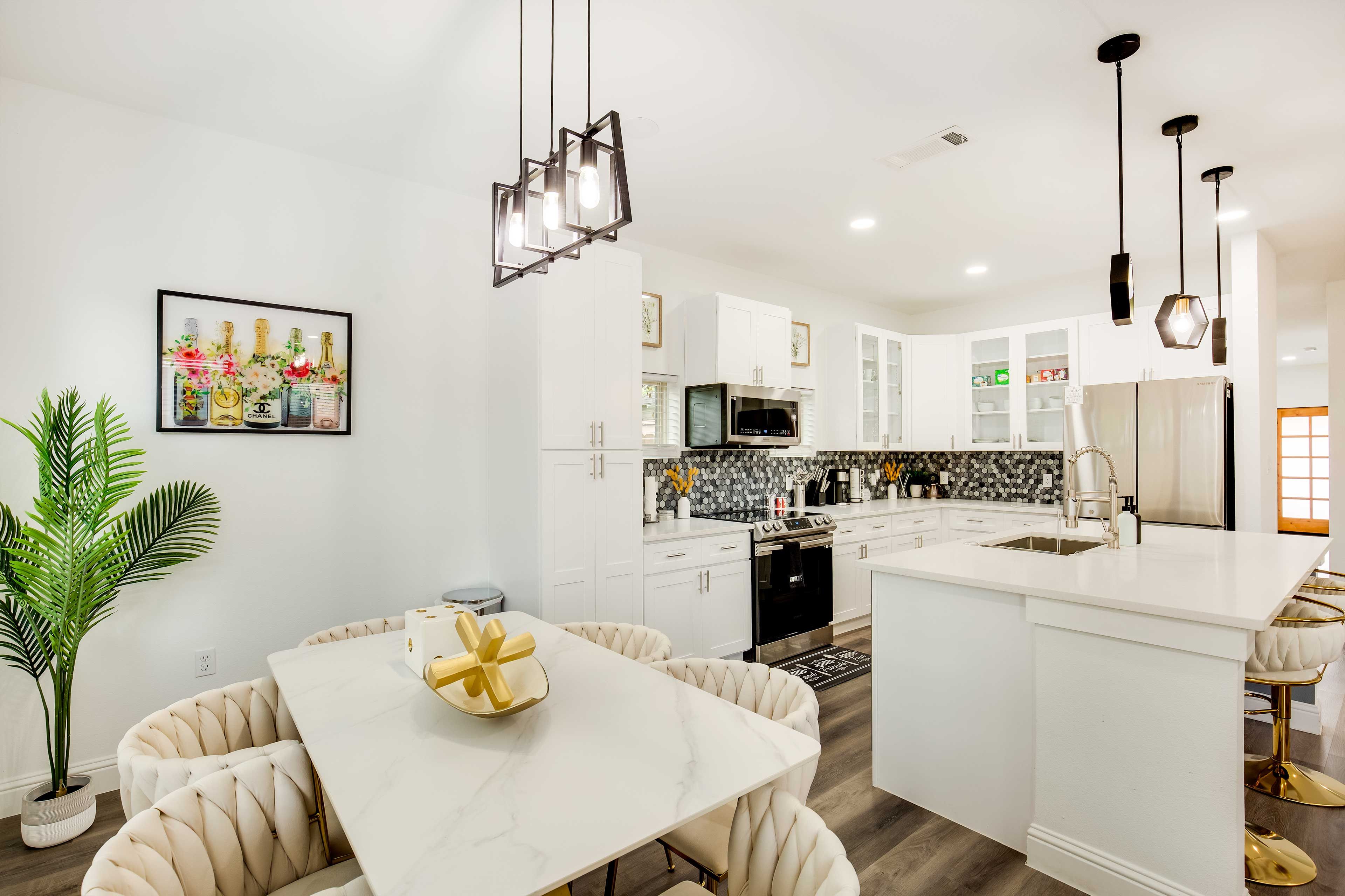 Dining Area | Dishware/Flatware | Trash Bags/Paper Towels