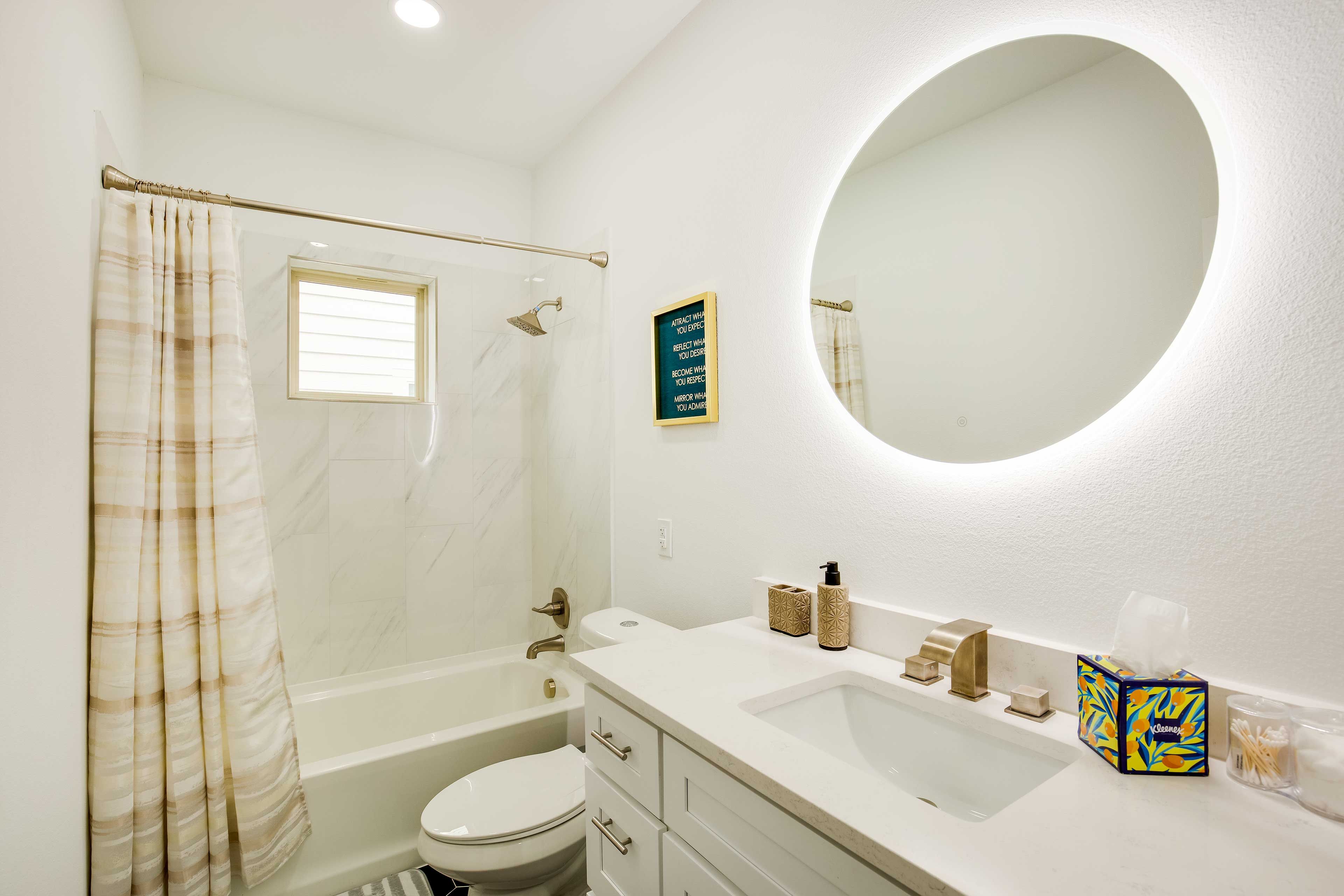 Full Bathroom | 1st Floor