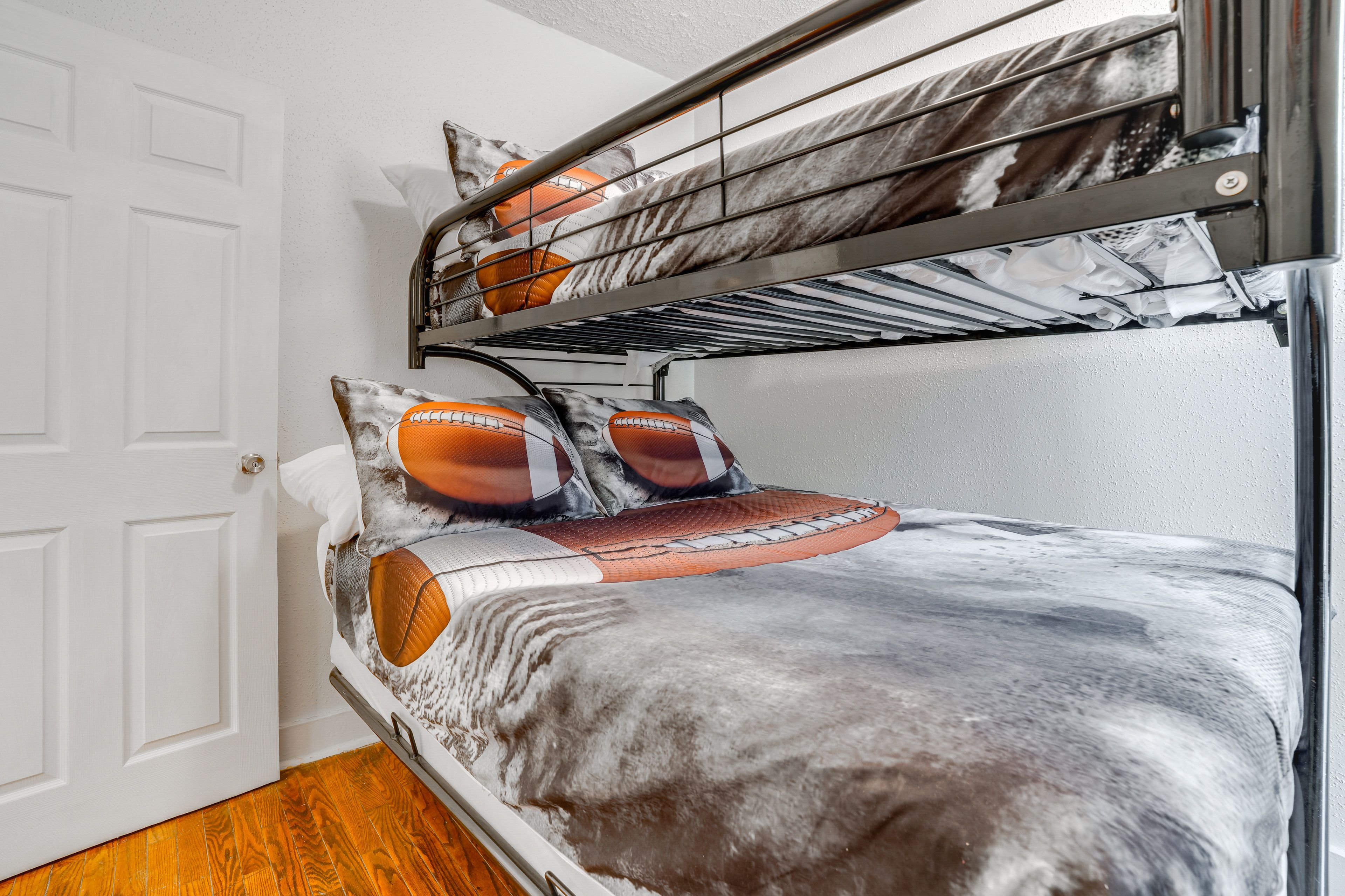 Bedroom 2 | Twin/Full Bunk Bed | Smart TV | 1st Floor