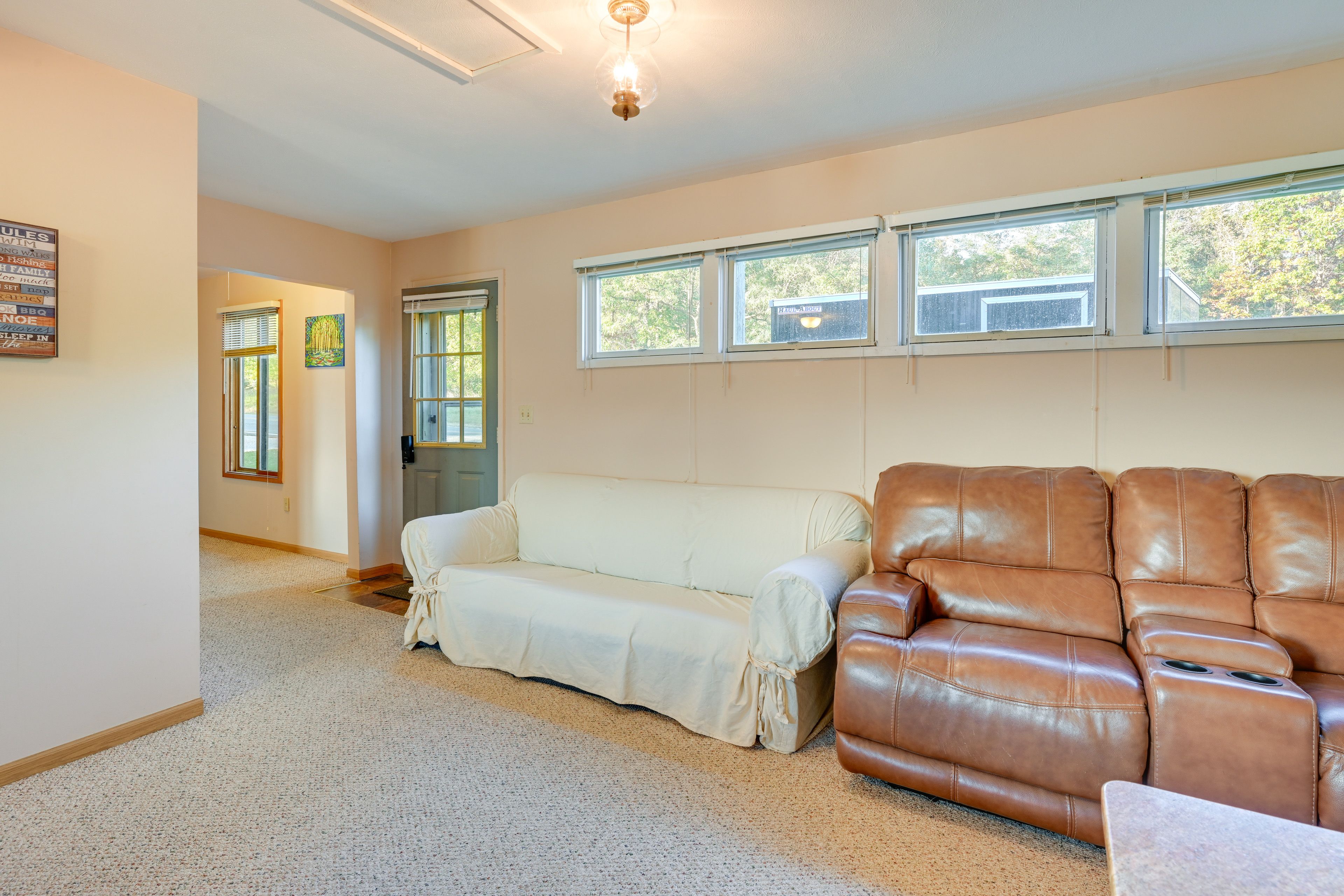 Living Area | Smart TV
