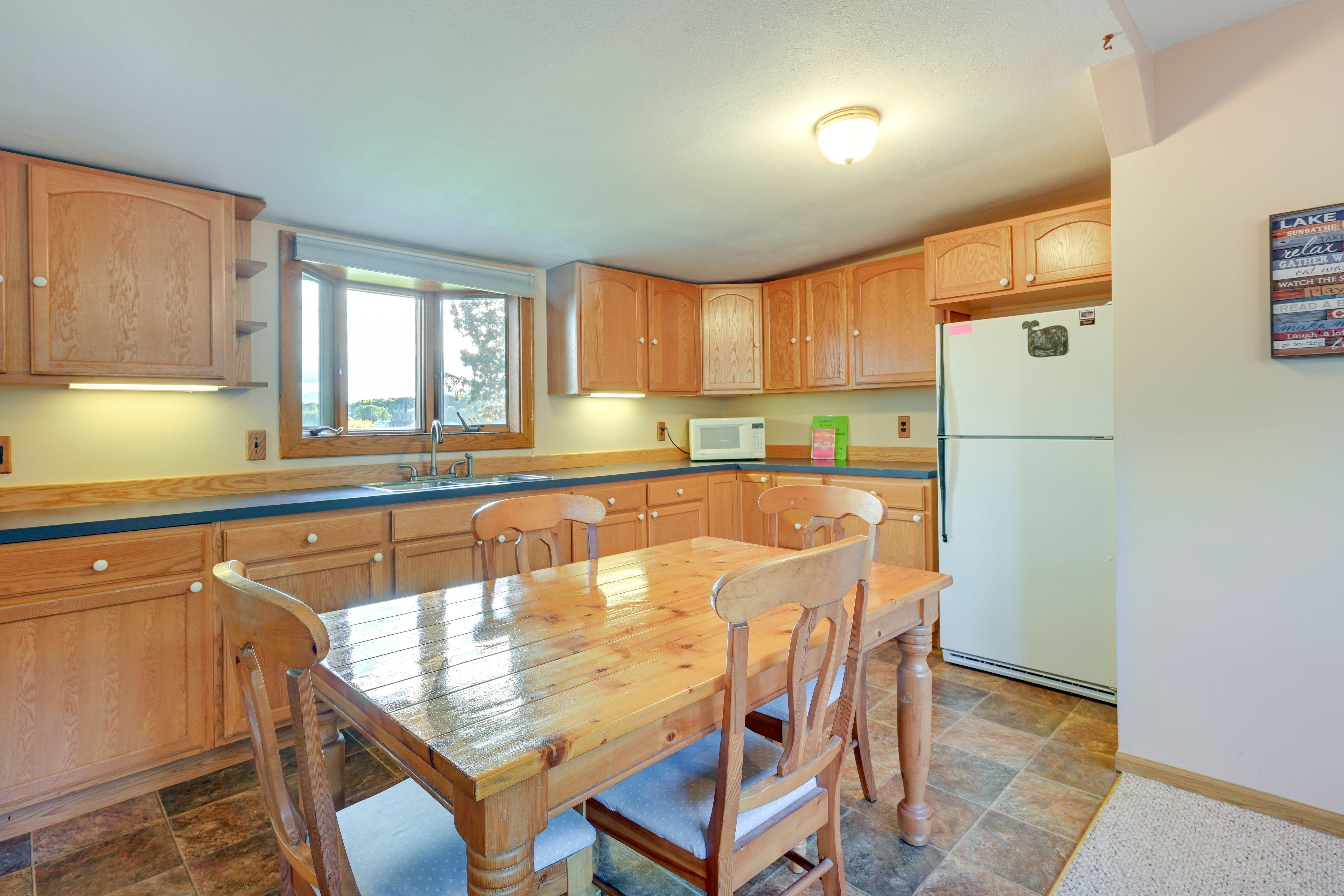 Dining Area | Dishware/Flatware