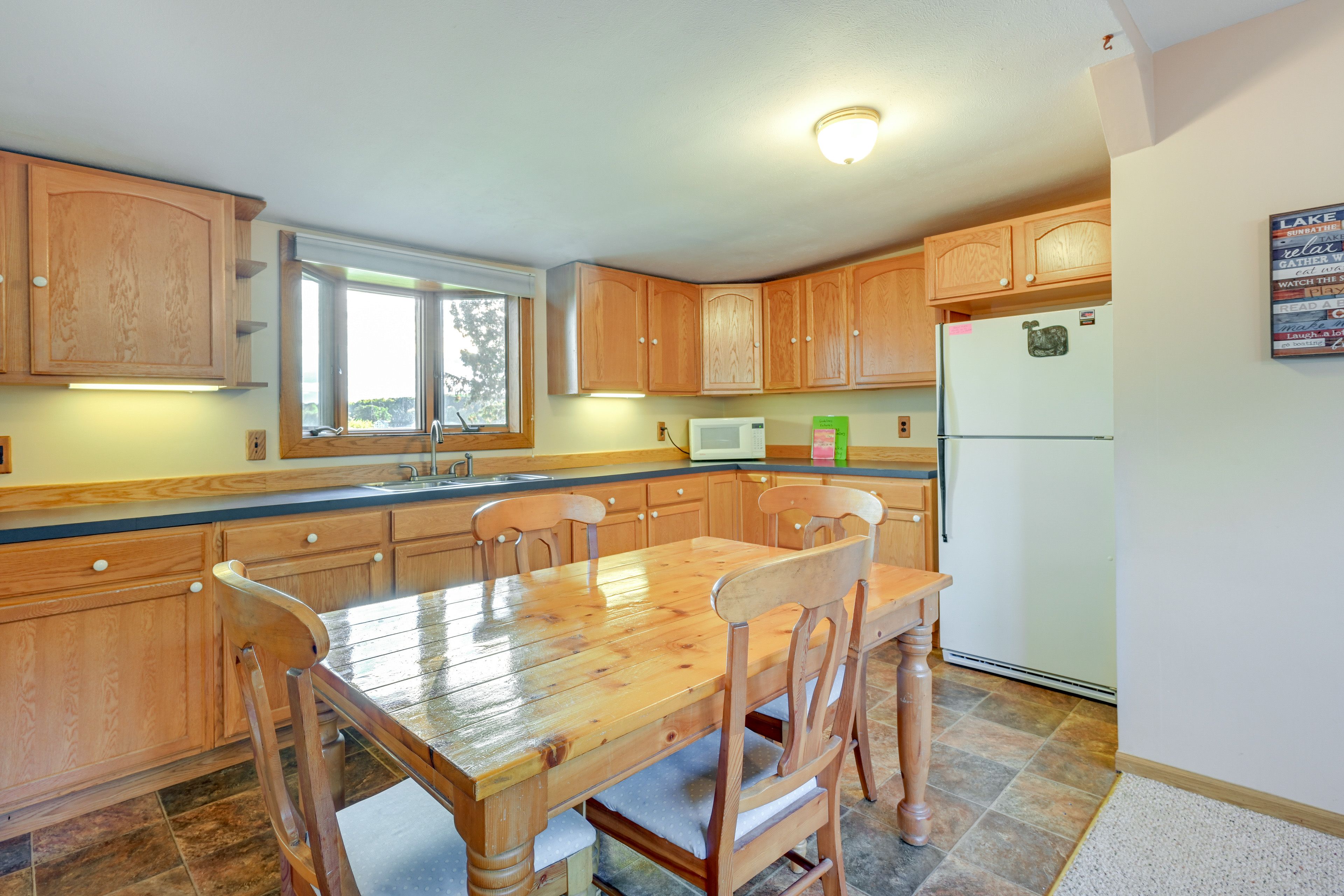 Dining Area | Dishware/Flatware