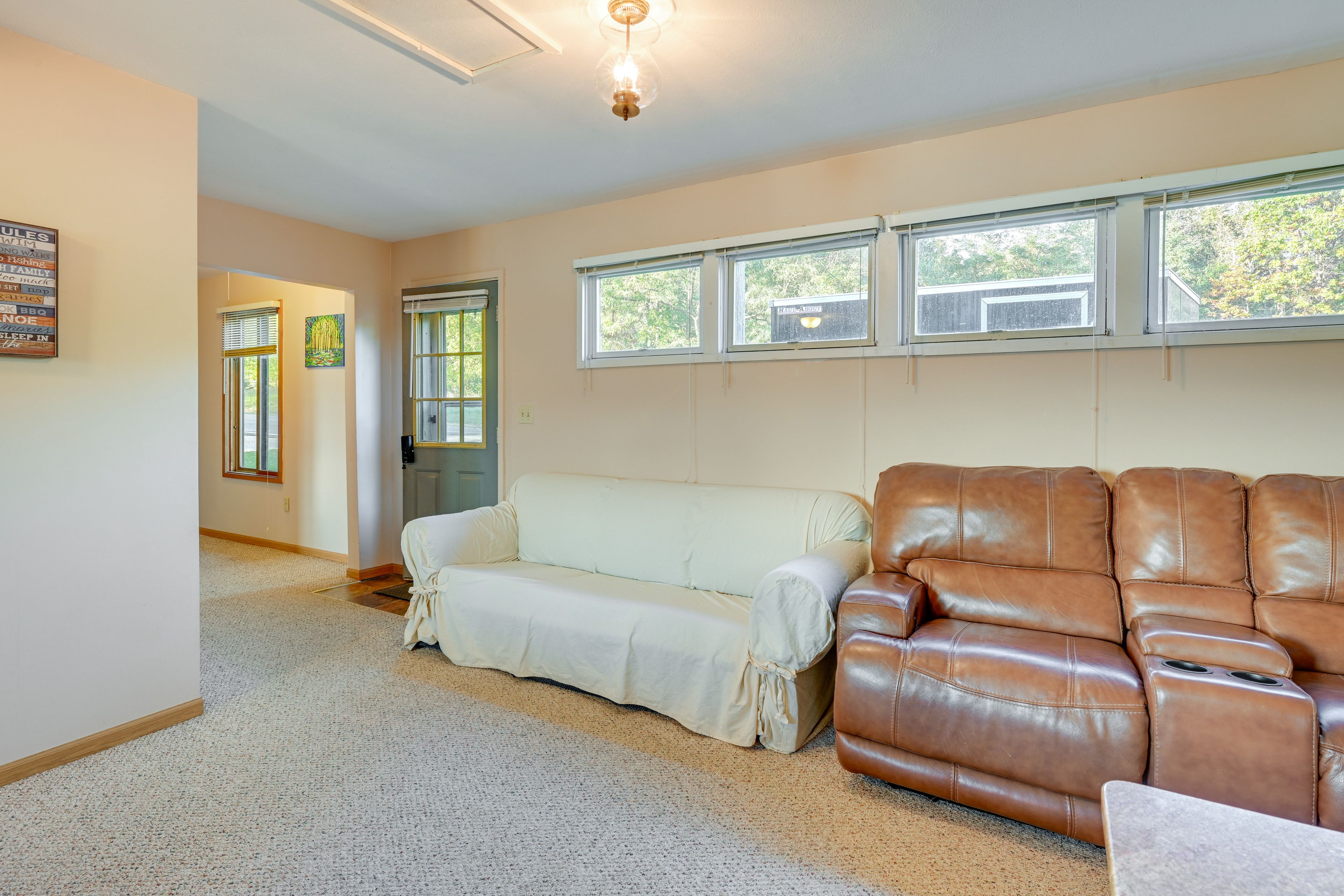 Living Area | Smart TV