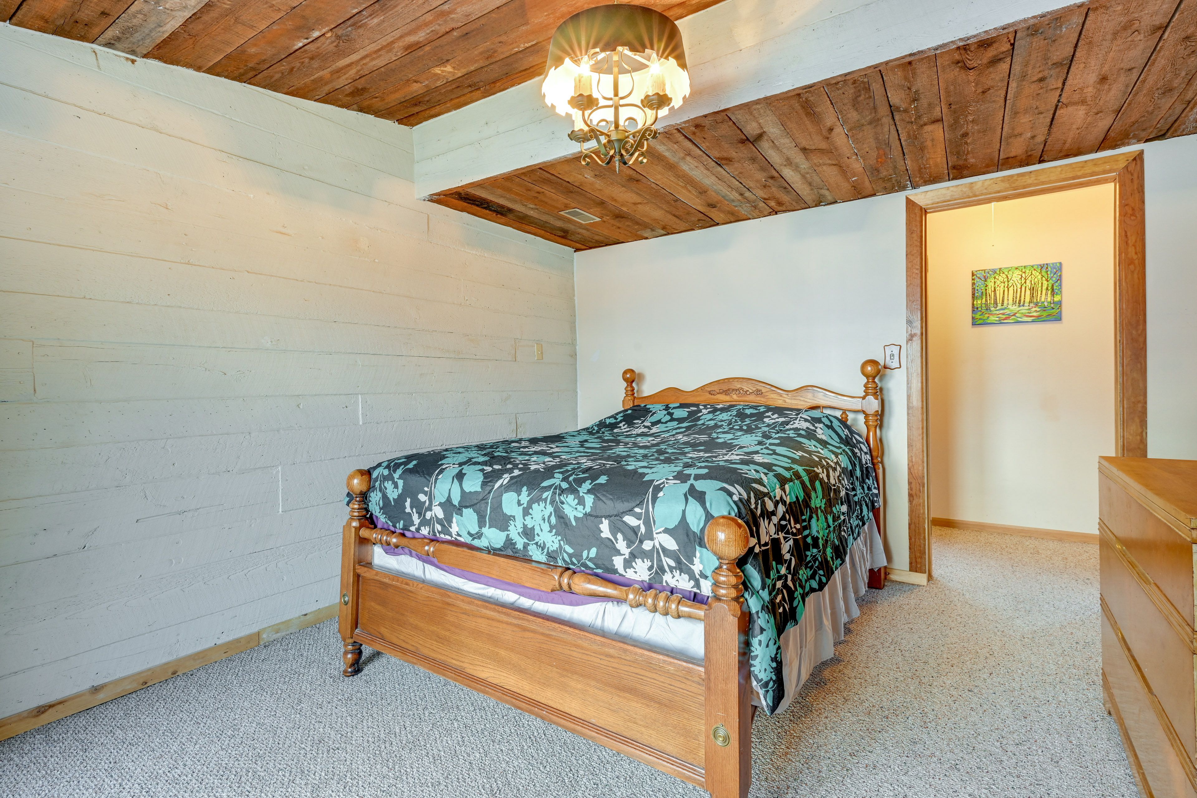 Bedroom 1 | Queen Bed