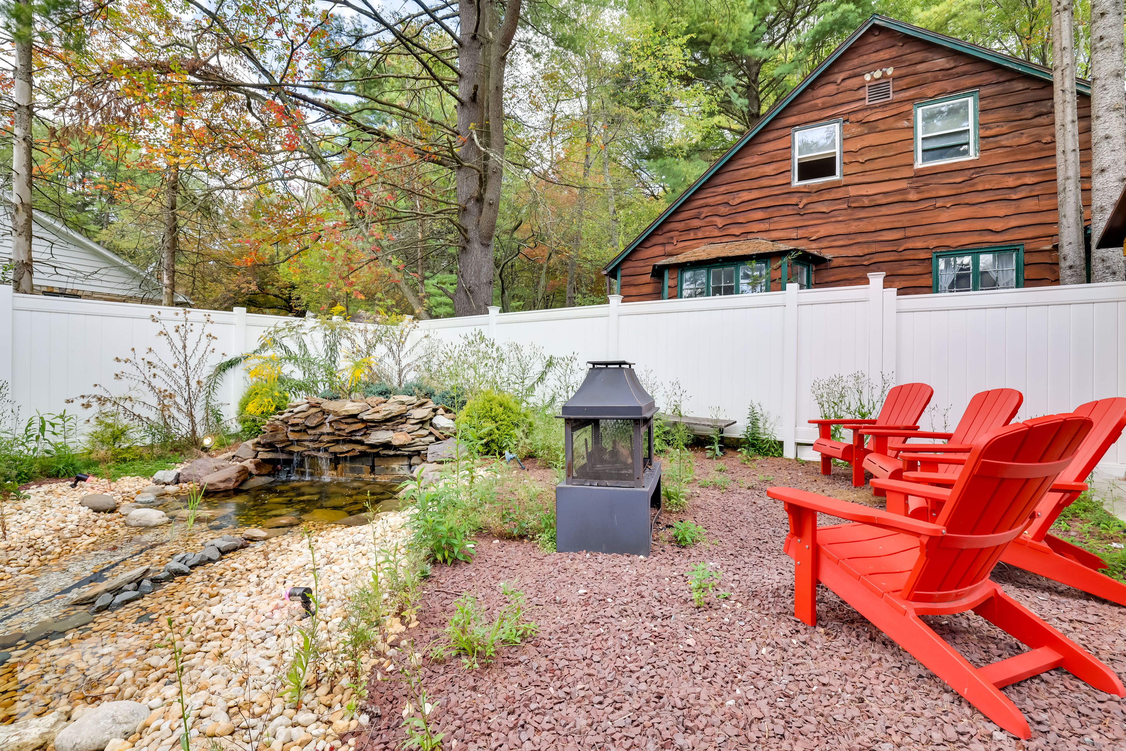 Private Yard | Fire Pit | Koi Pond
