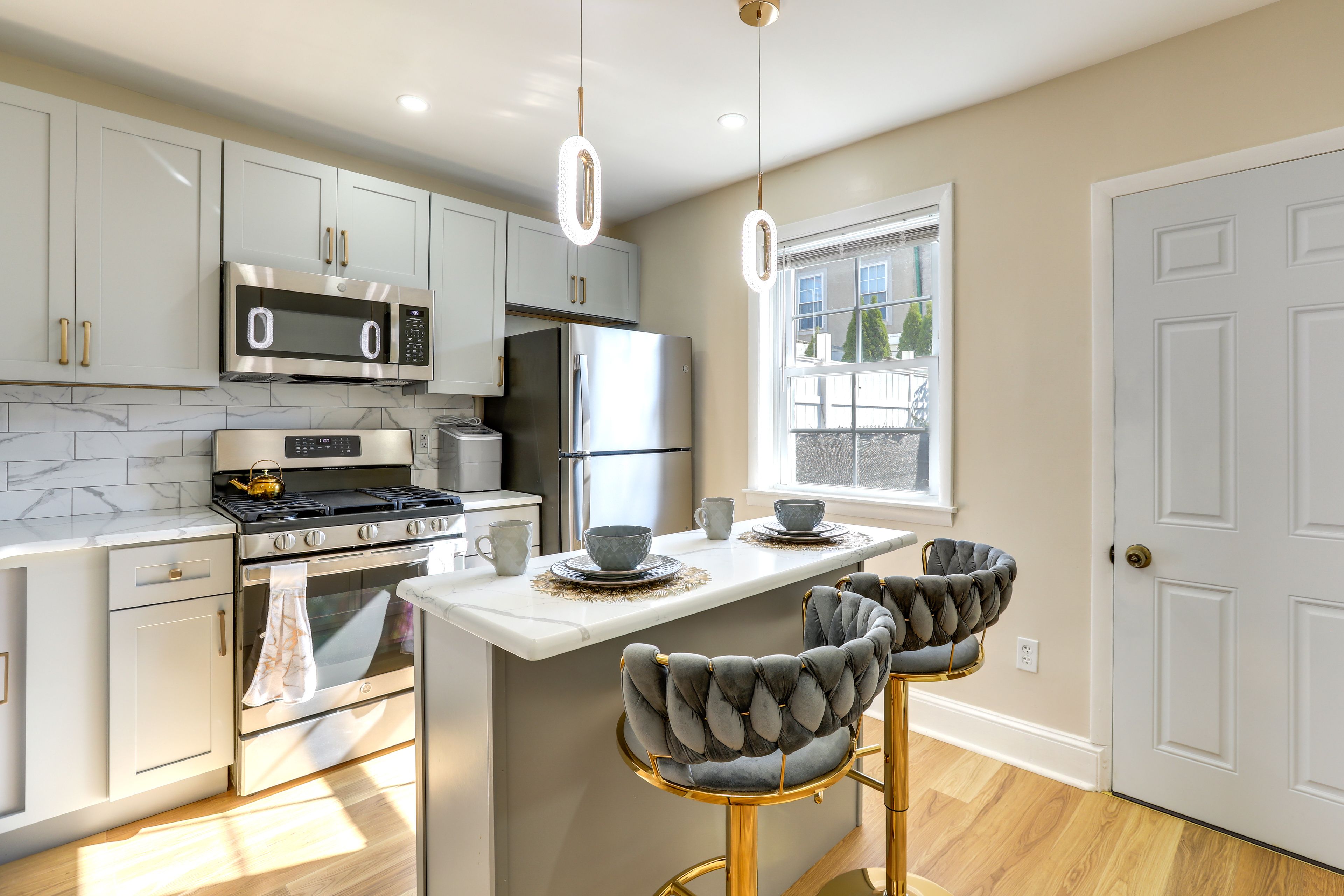Kitchen | Cooking Basics | Coffee Maker | Paper Towels/Trash Bags Provided