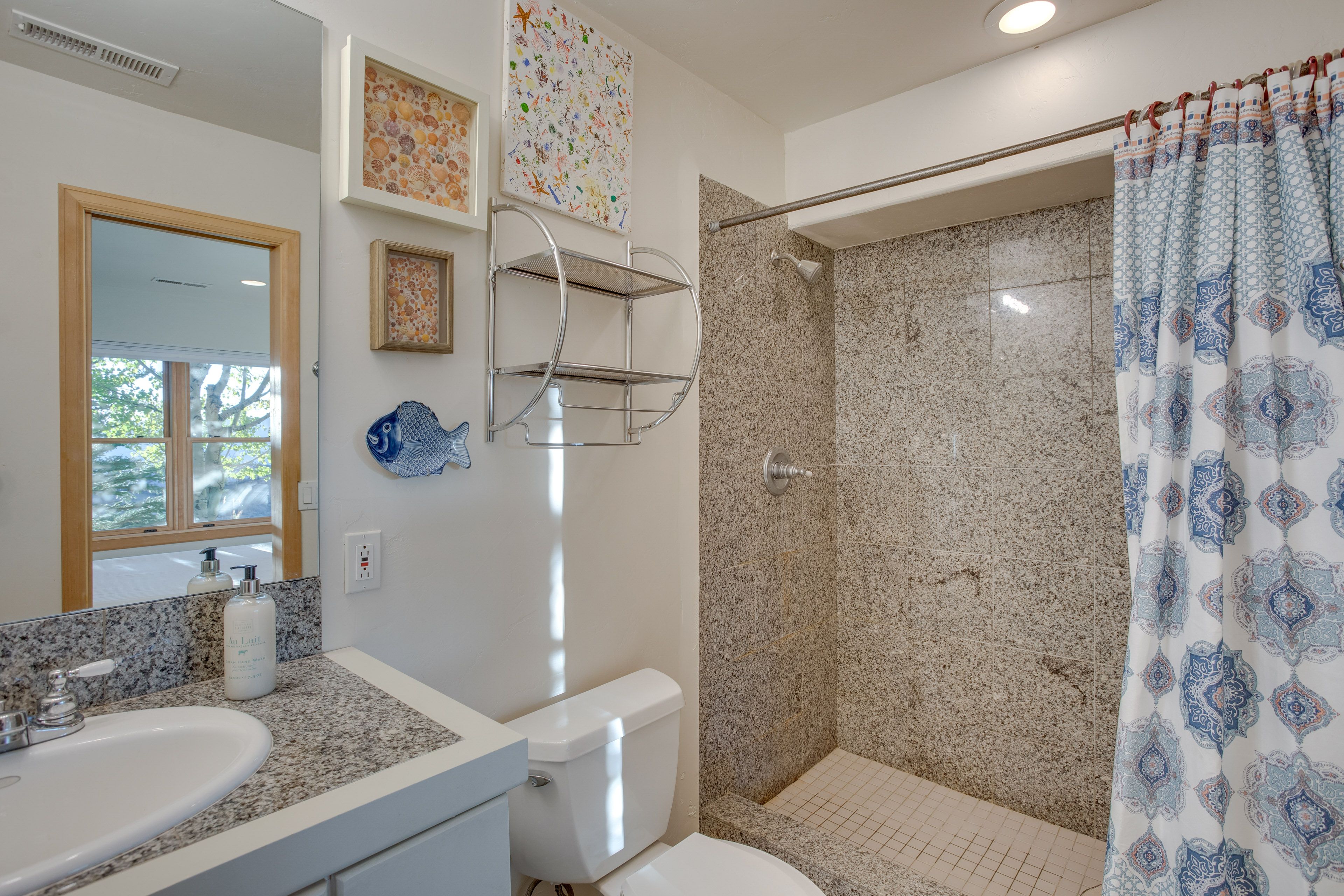 Full Bathroom | 1st Floor | Walk-In Shower | Towels Provided