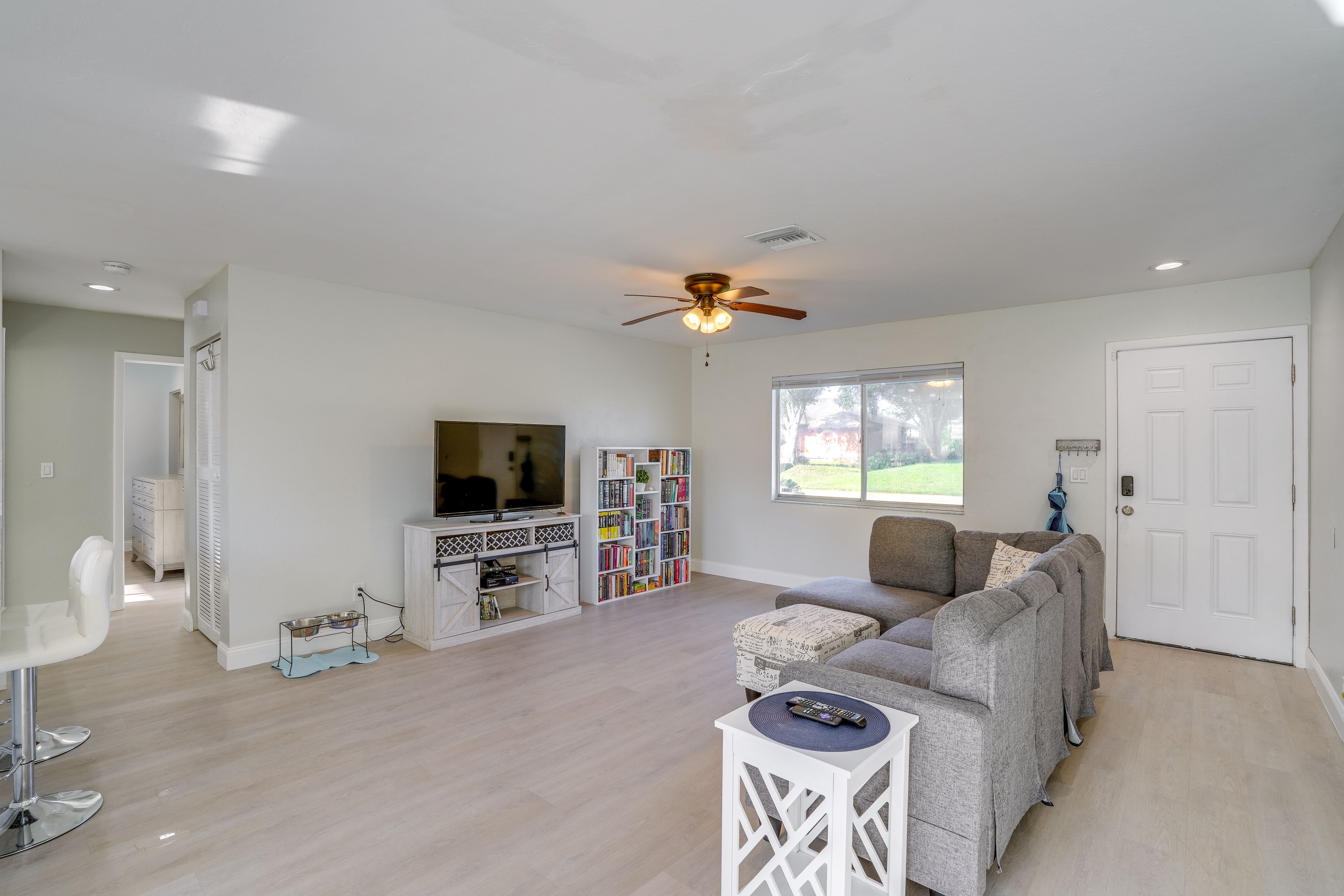 Living Room | Free WiFi | Smart TV | Xbox Console & Video Games