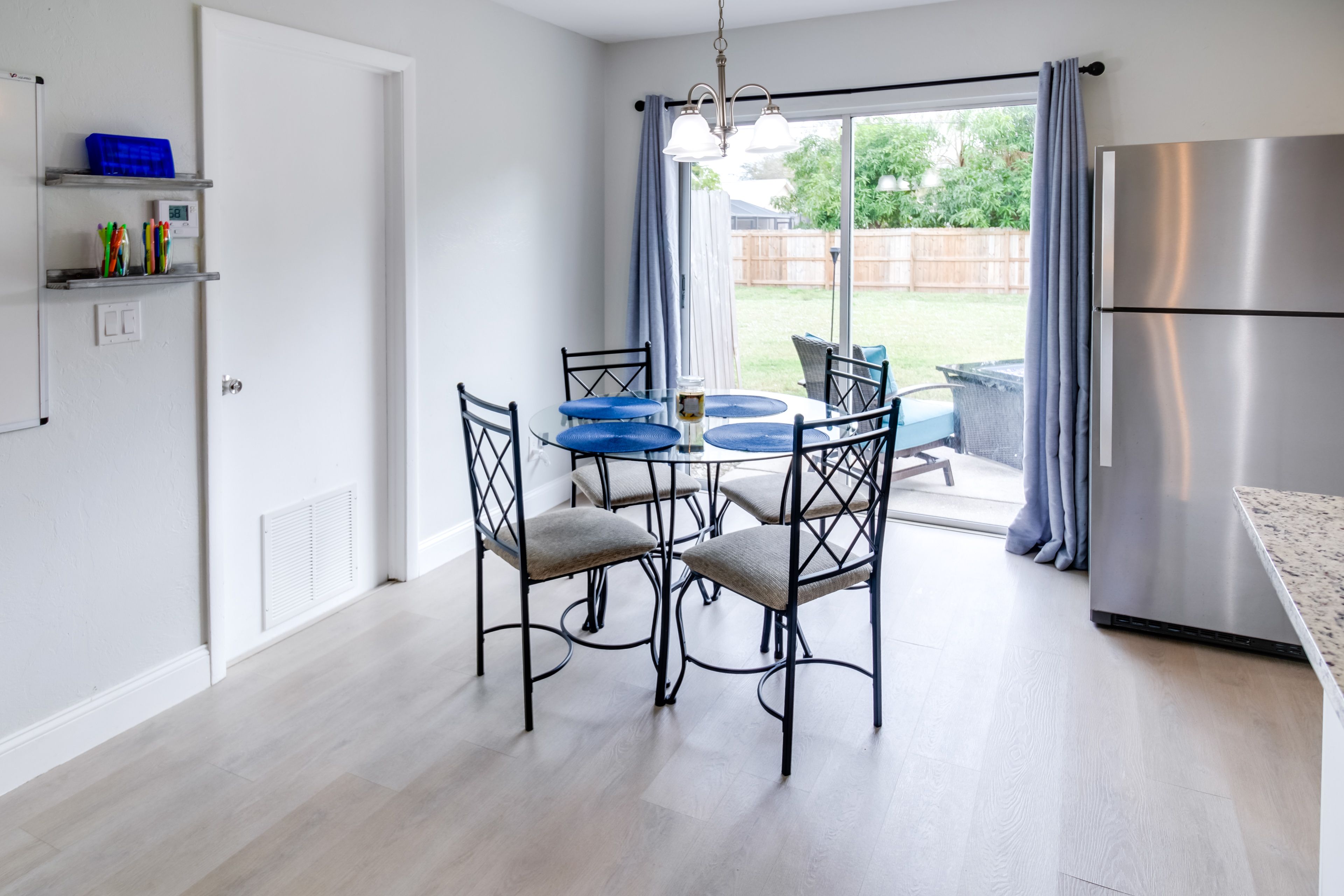 Dining Area | Dishes & Flatware Provided