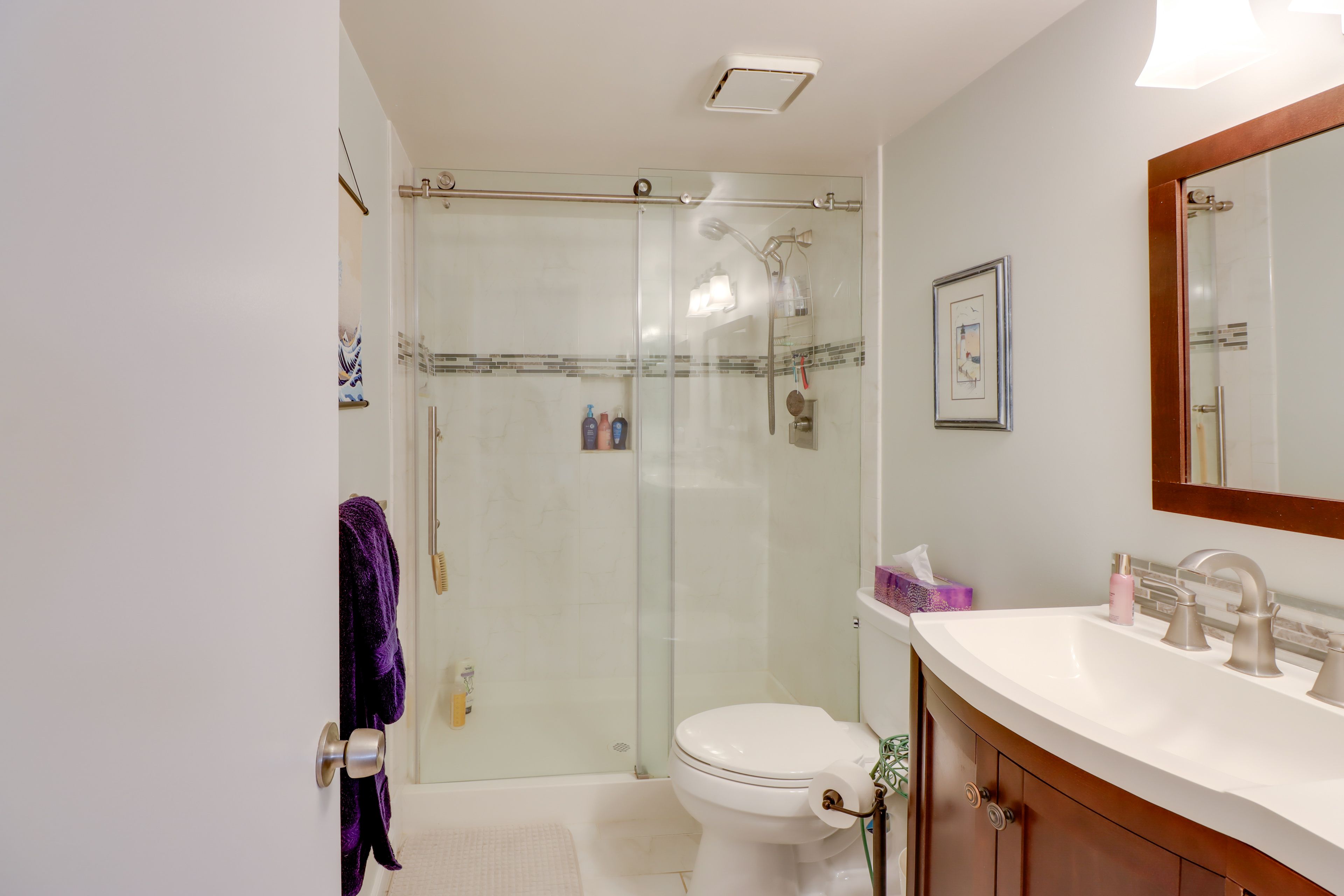 Full Bathroom | Complimentary Toiletries | Hair Dryer | Towels
