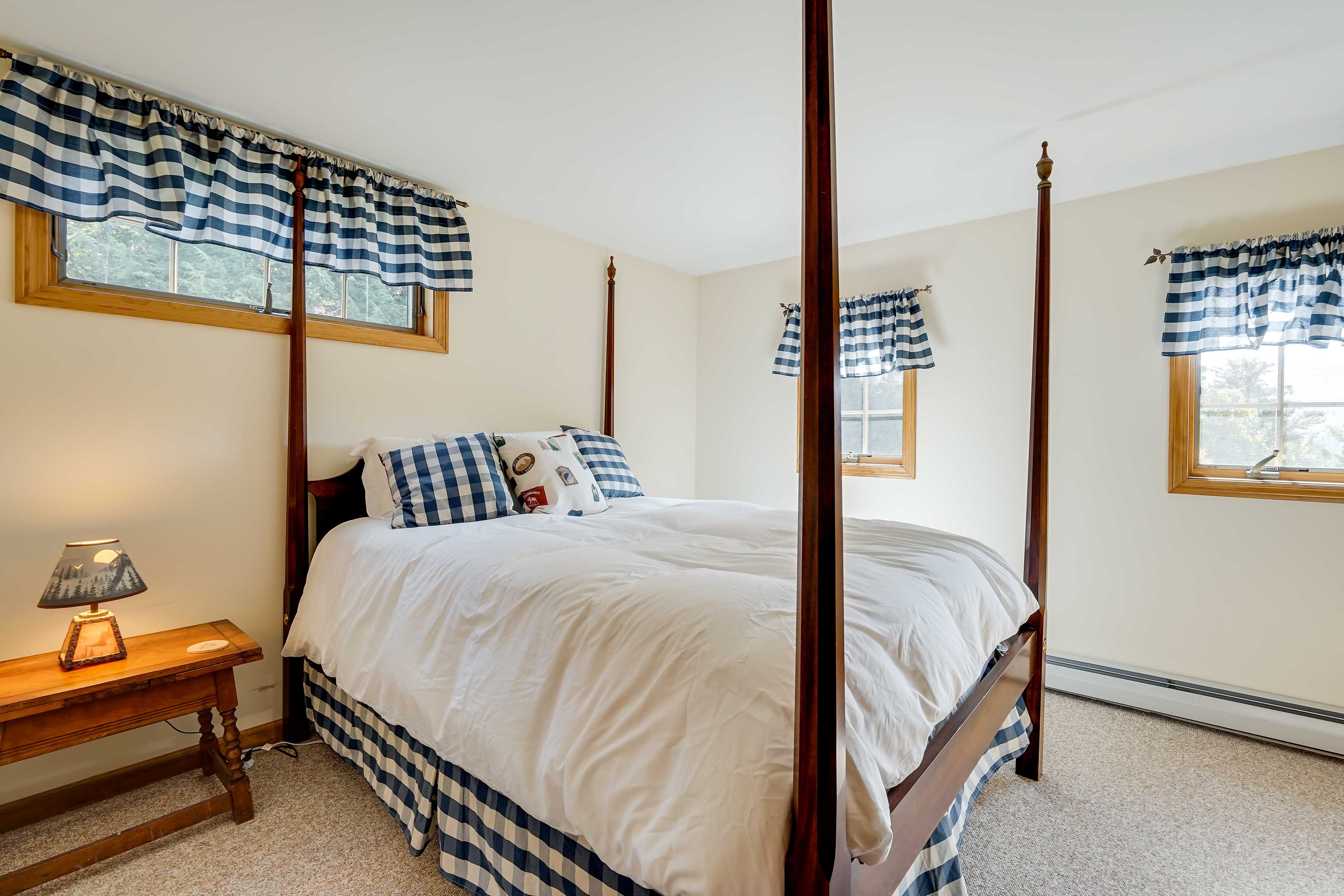 Bedroom 3 | 2nd Floor | Queen Bed