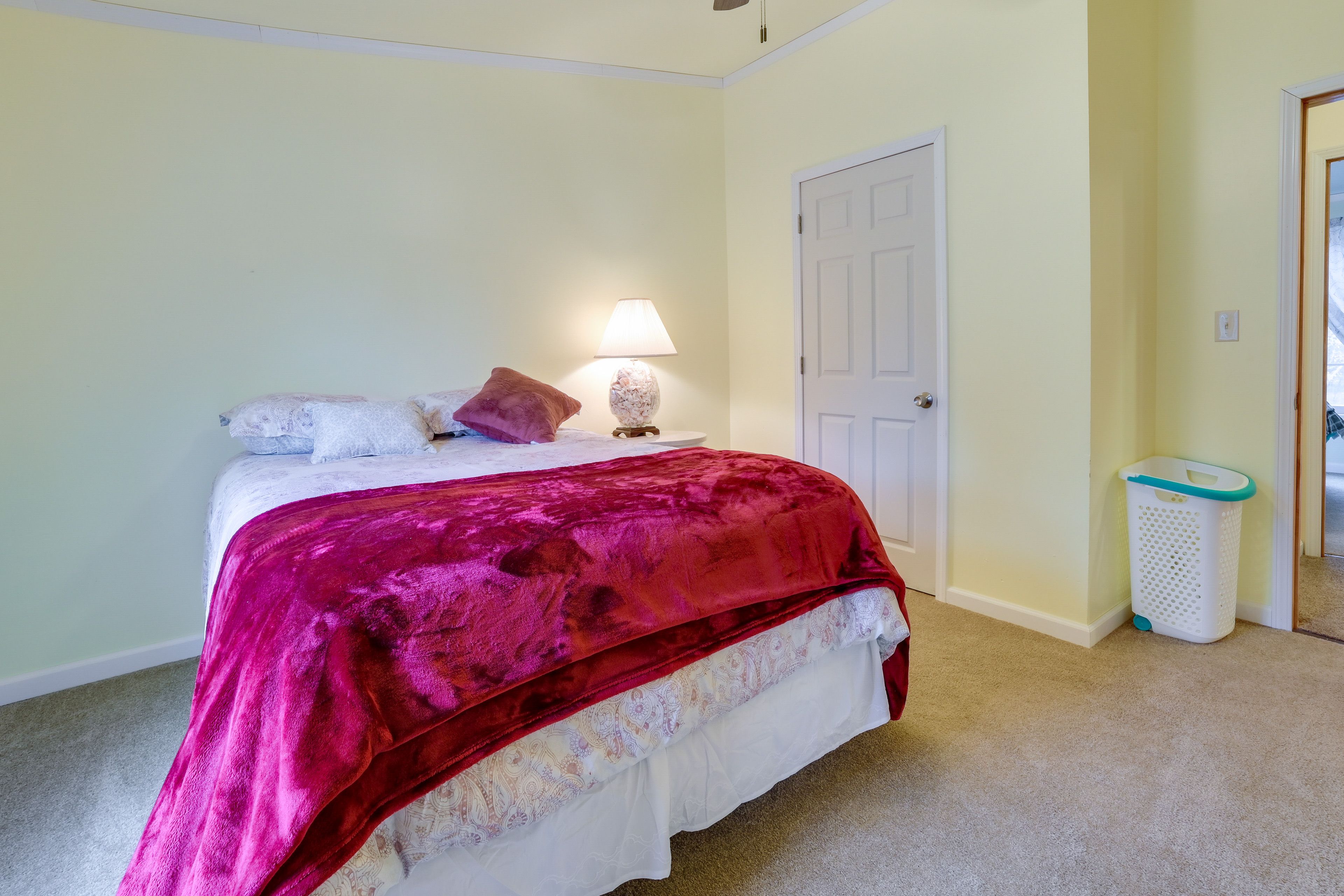 Bedroom 4 | Queen Bed