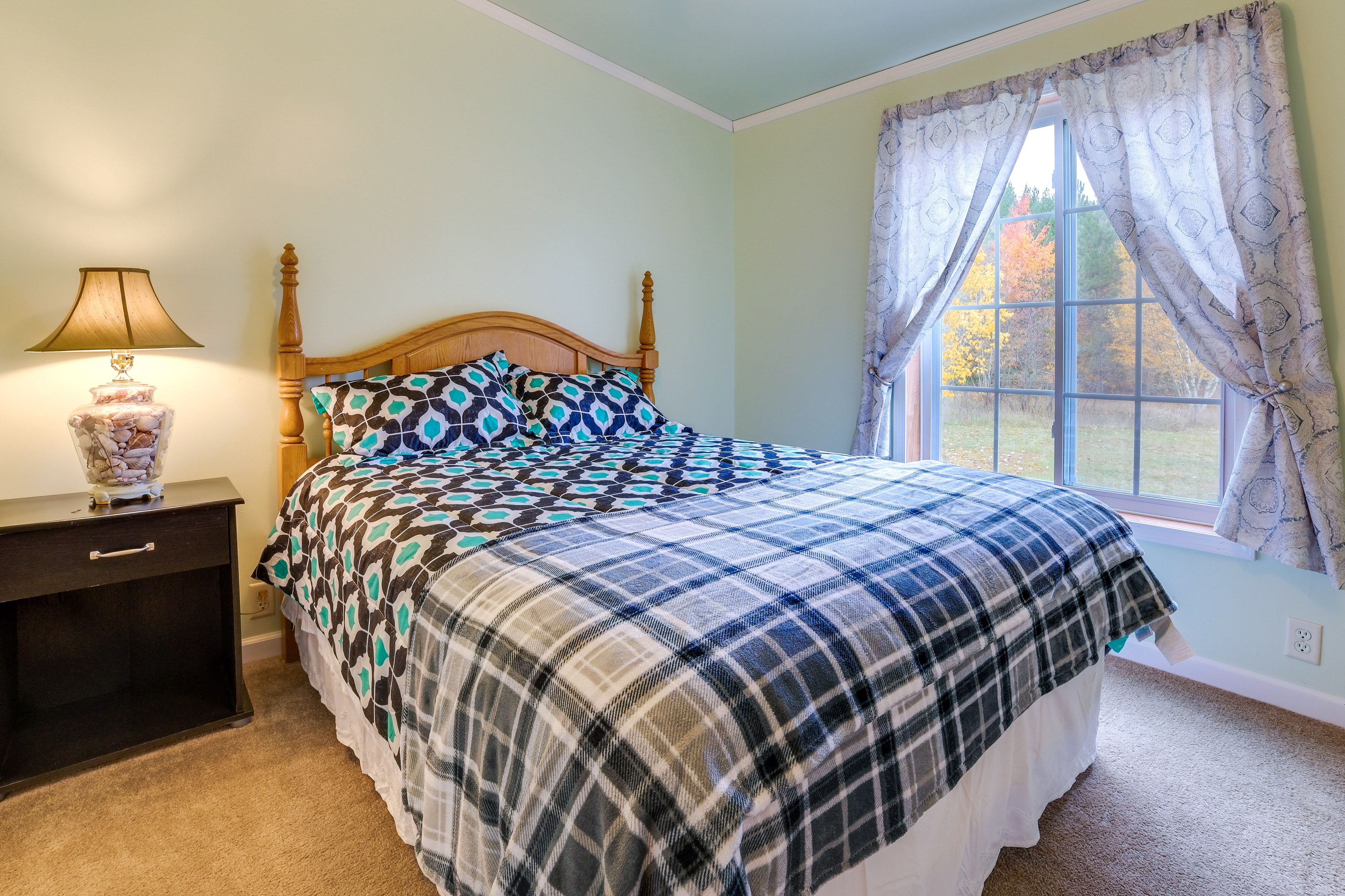 Bedroom 3 | Queen Bed