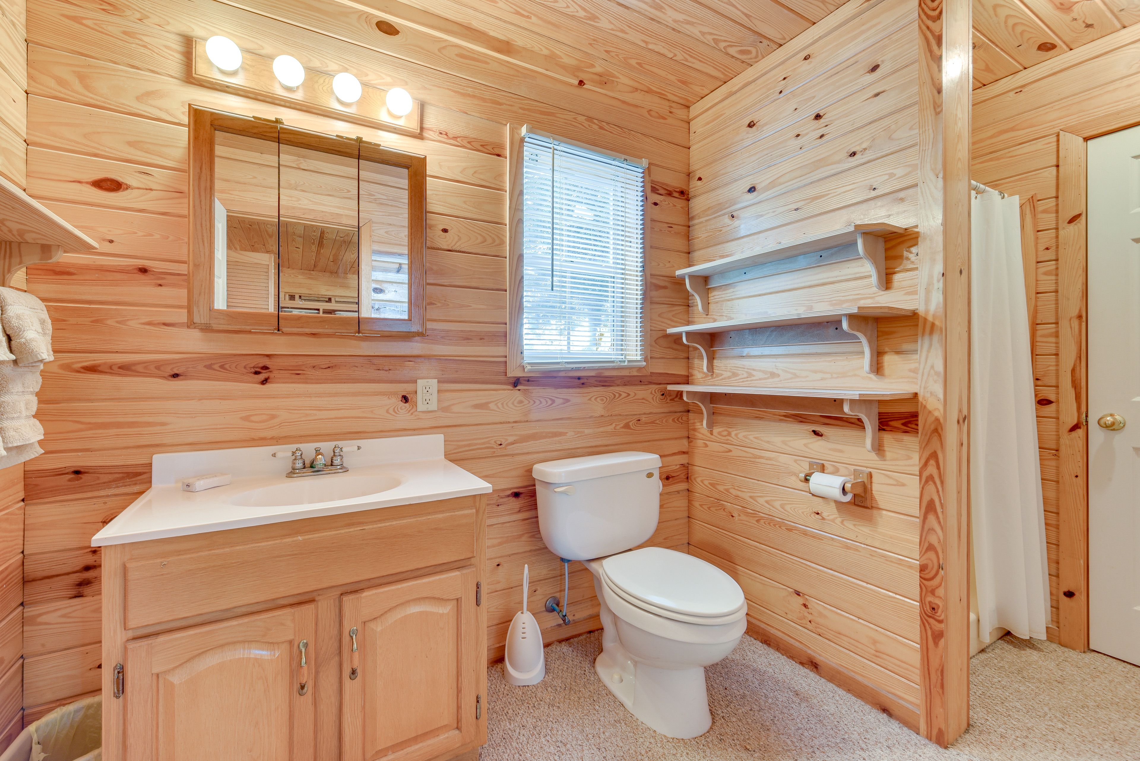 Full Bathroom | Hair Dryer