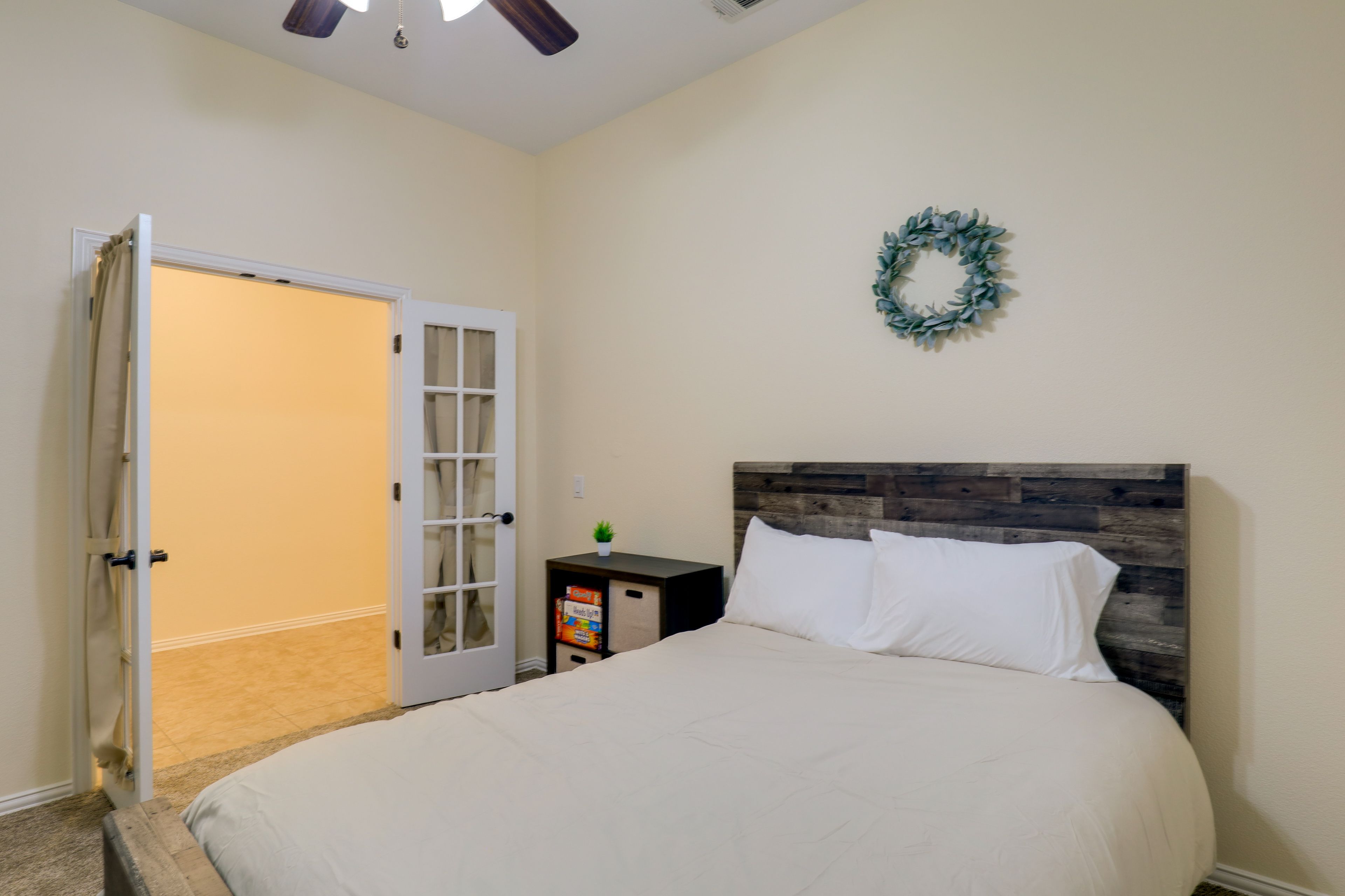 Bedroom 4 | Queen Bed
