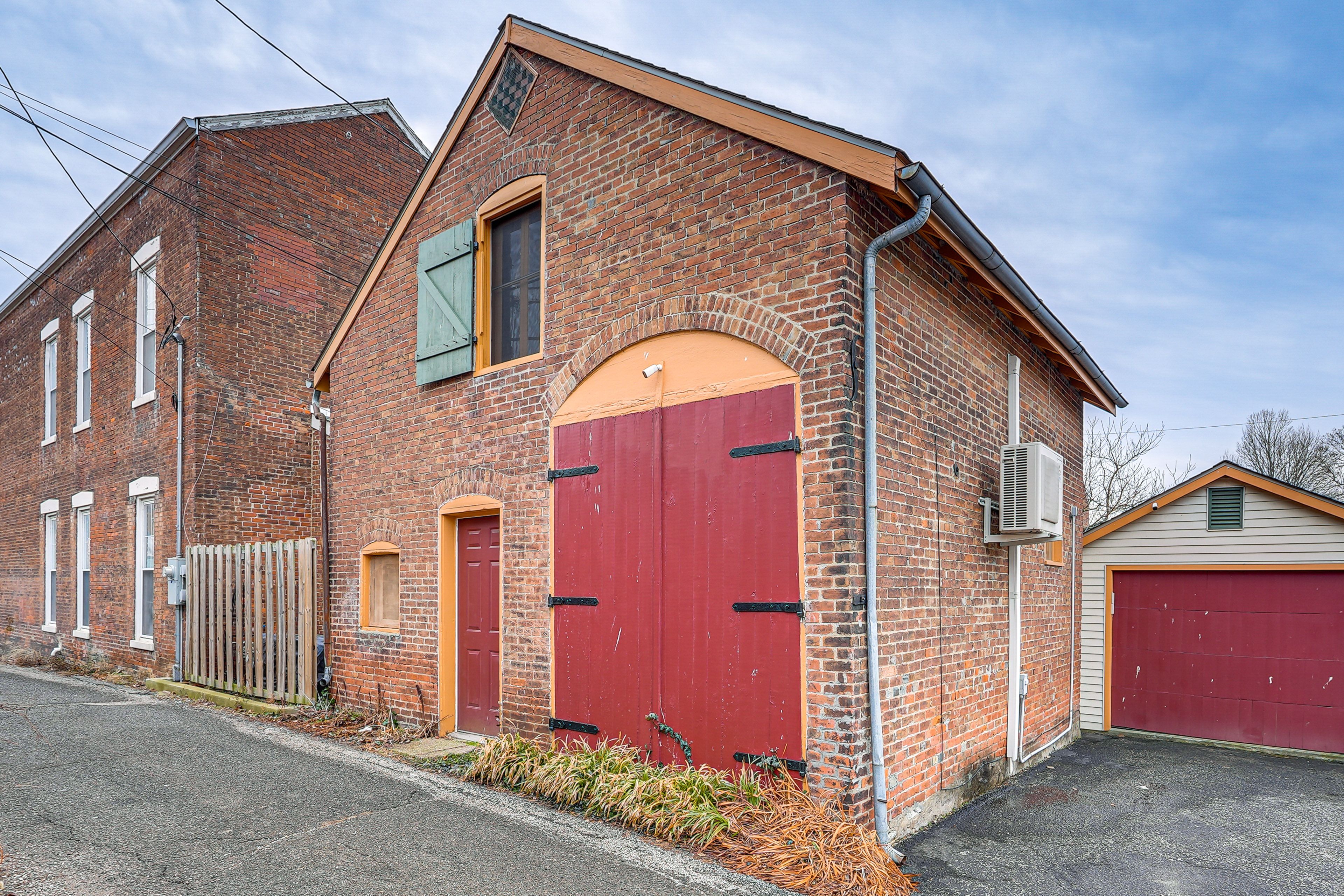 Carriage House Exterior | Walkable Location