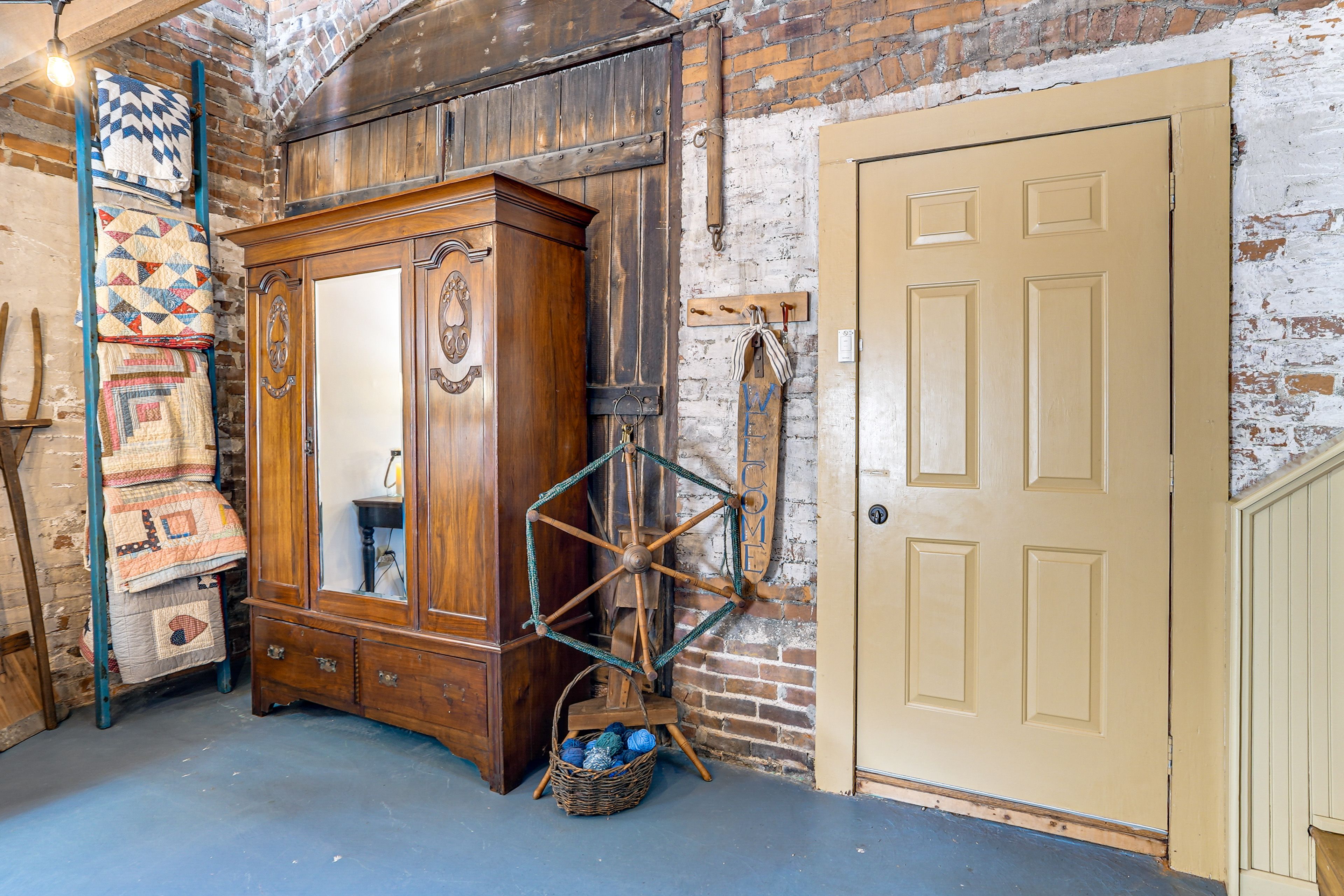 Property Entry | Sitting Area | 1st Floor