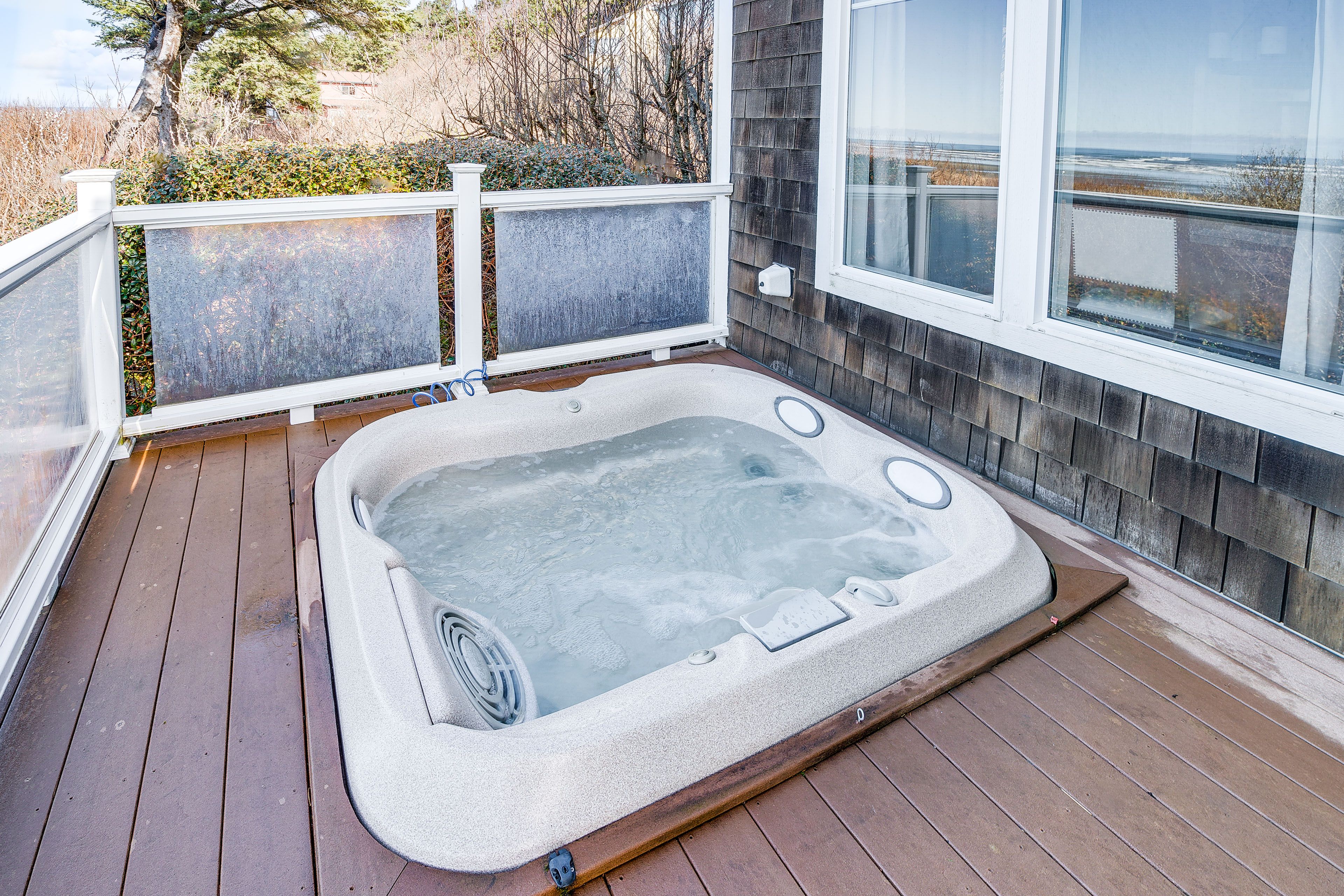 Deck | Hot Tub | Gas Grill