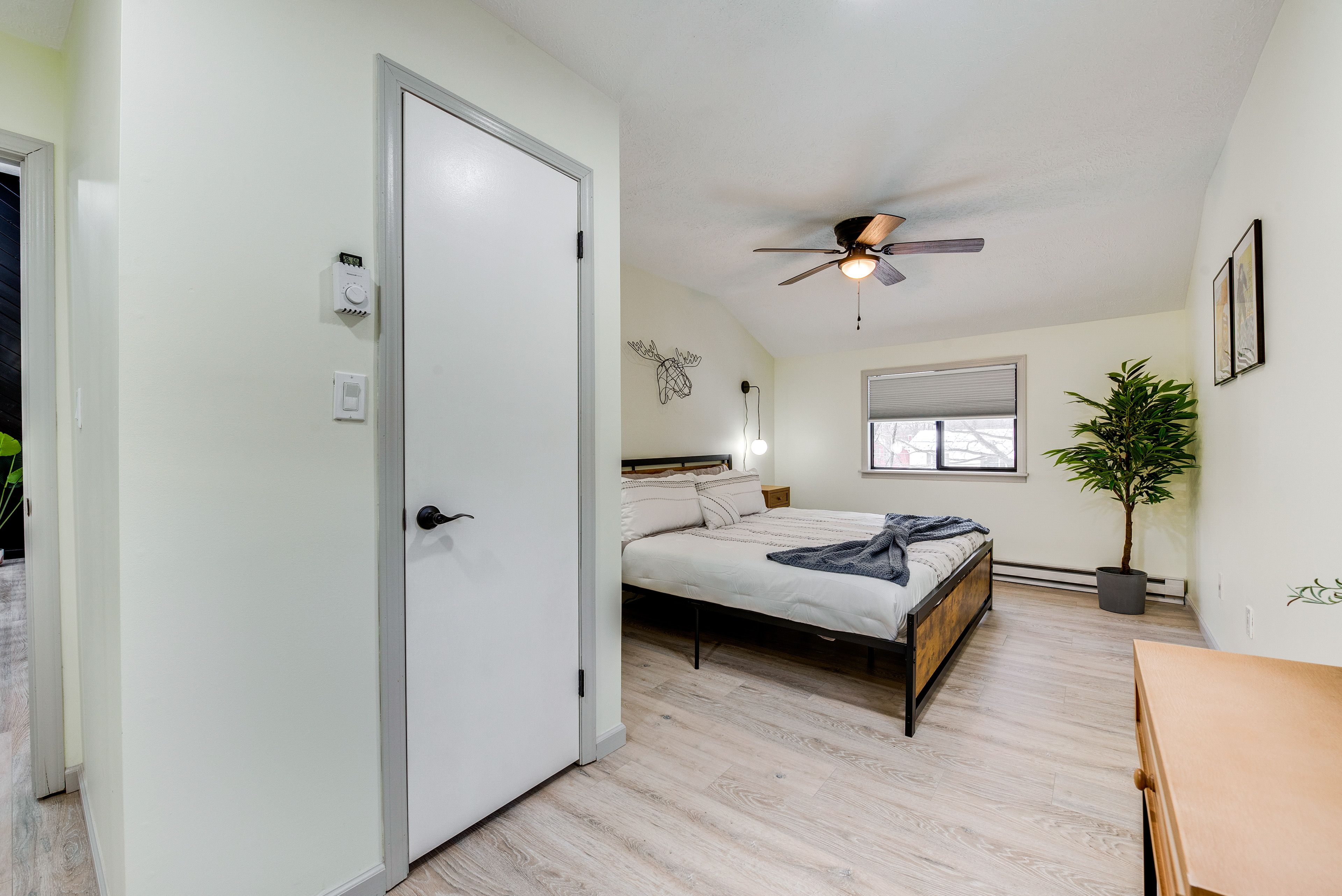 Bedroom 1 | King Bed | 3rd Floor | En-Suite Bathroom