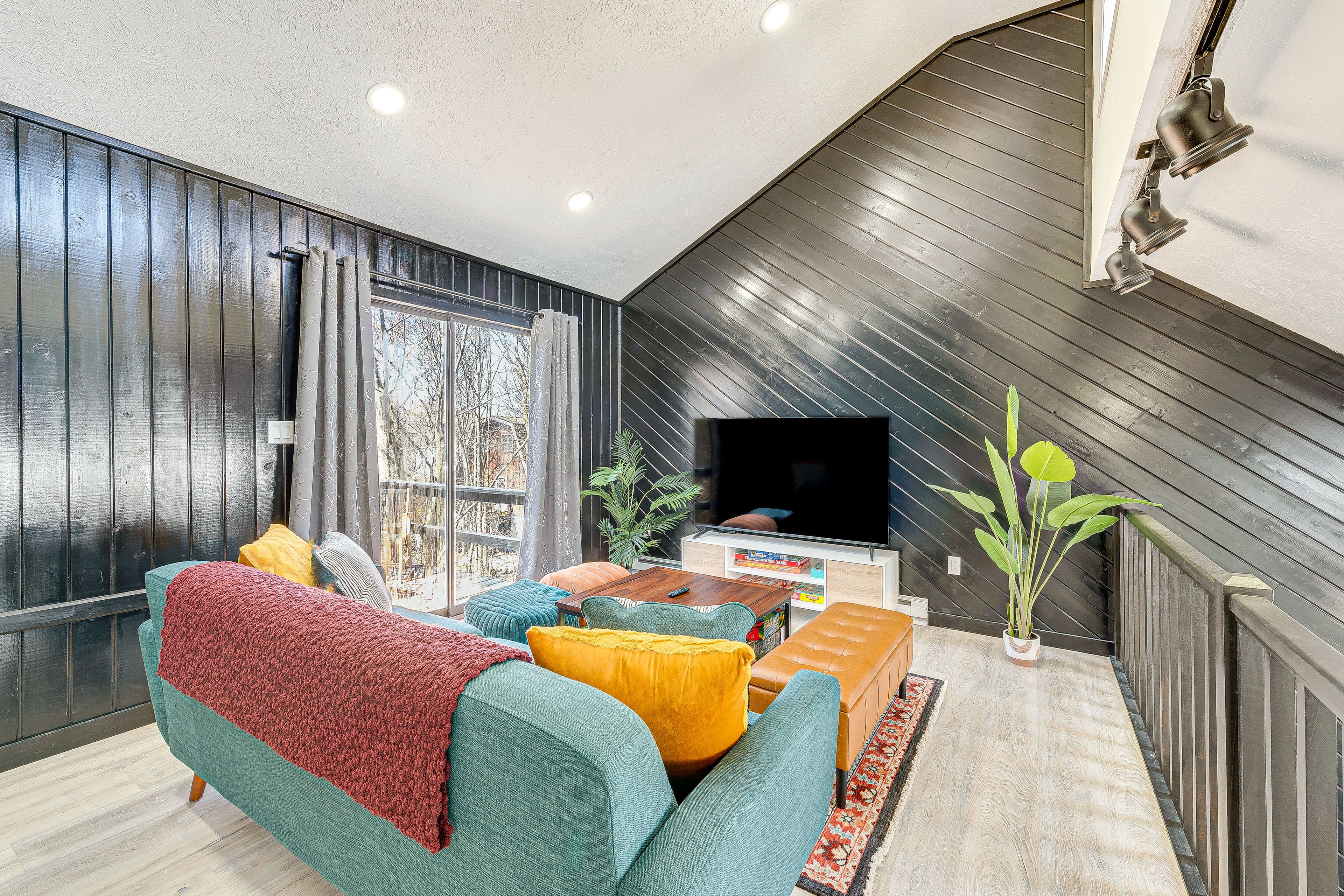 Loft | 3rd Floor | Smart TV