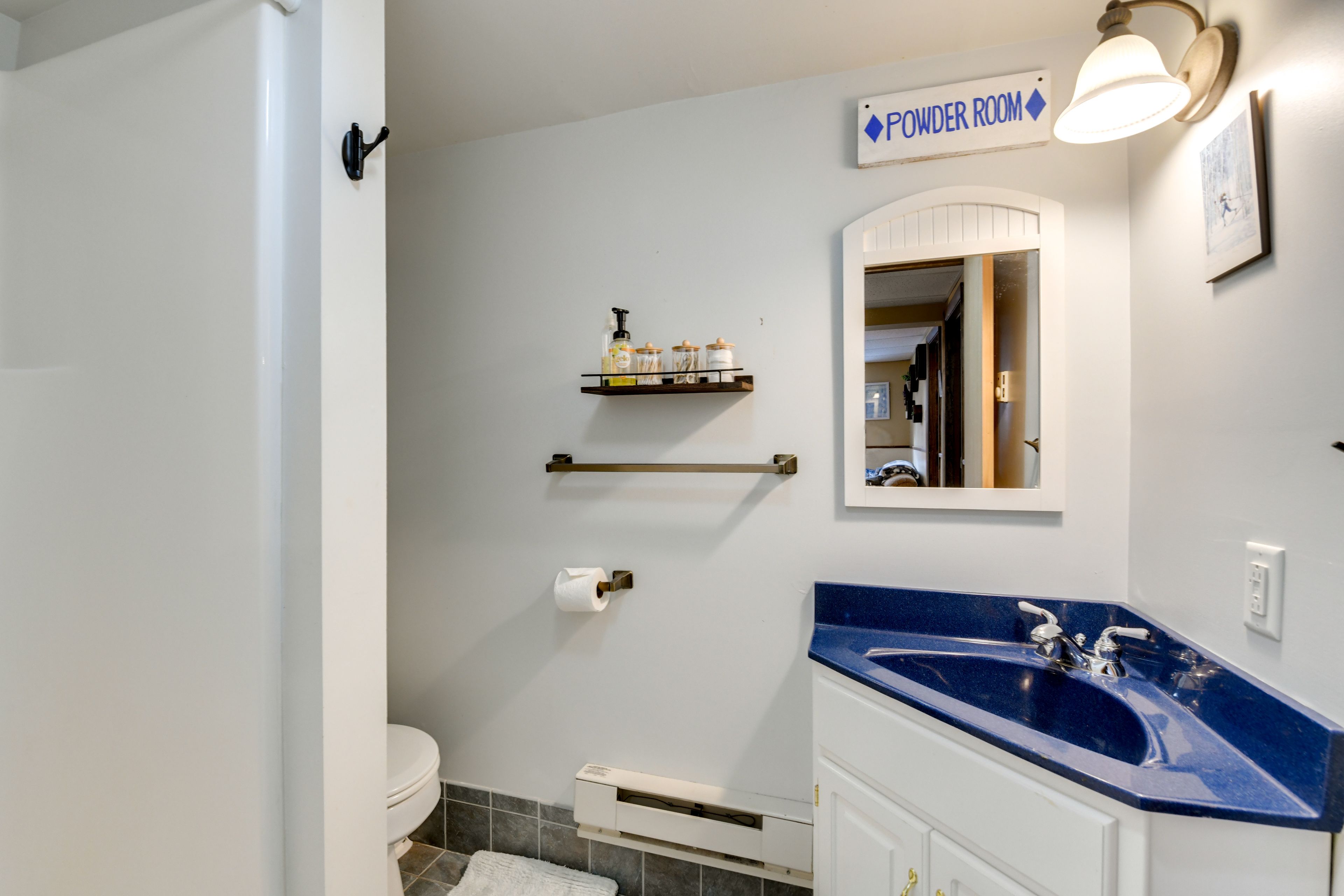 Full Bathroom | Complimentary Toiletries | Hair Dryer | Towels | 1st Floor