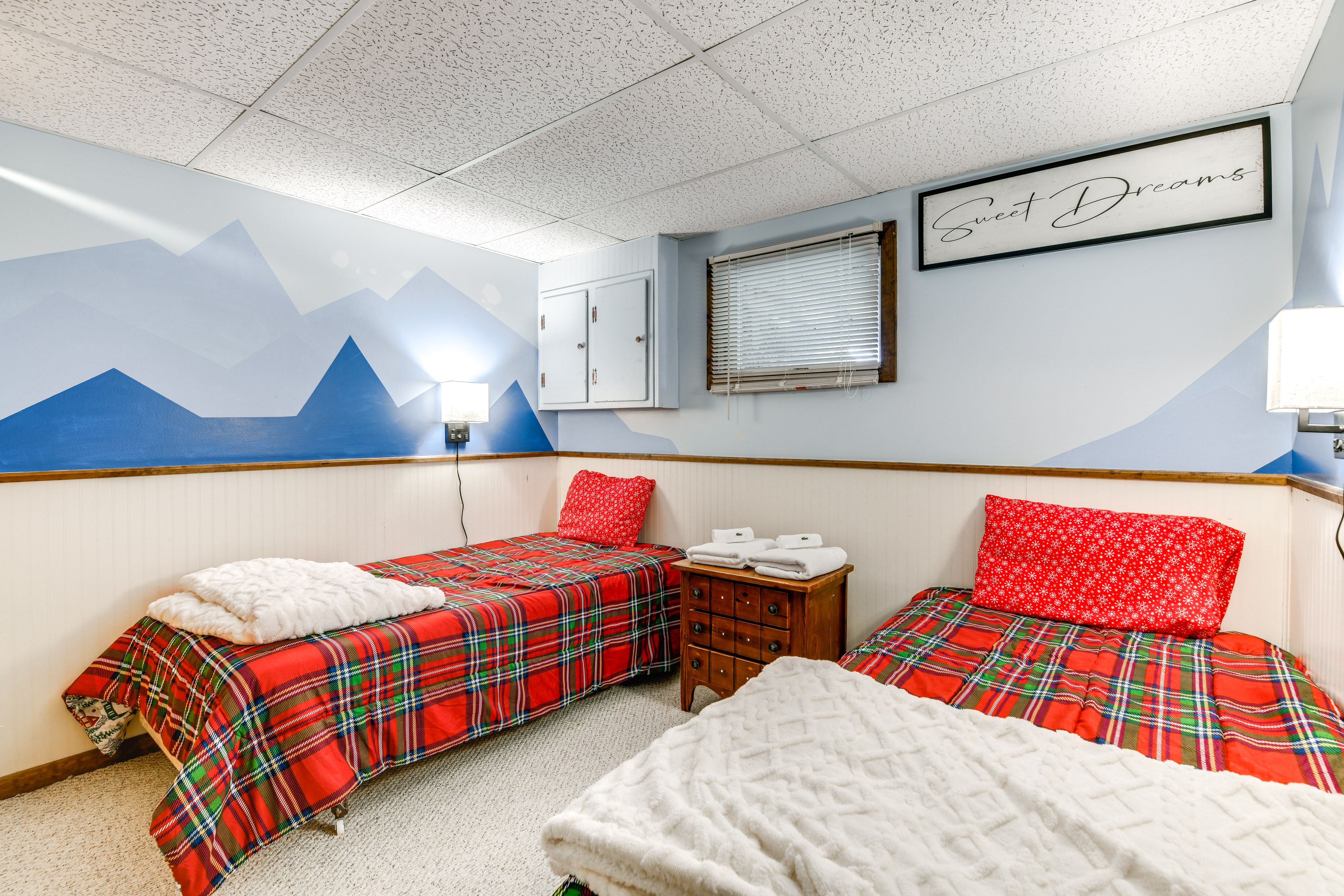 Bedroom 4 | 2 Twin Beds