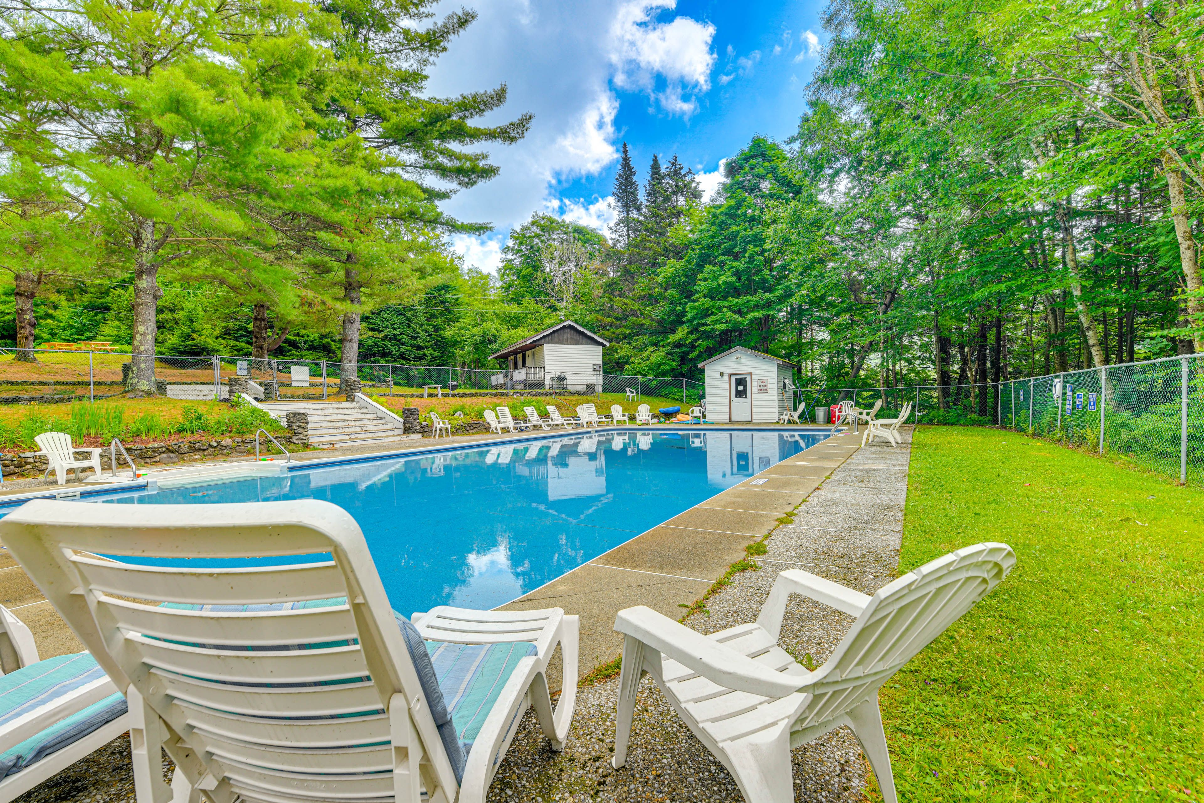 Community Amenities | Seasonal Outdoor Pool