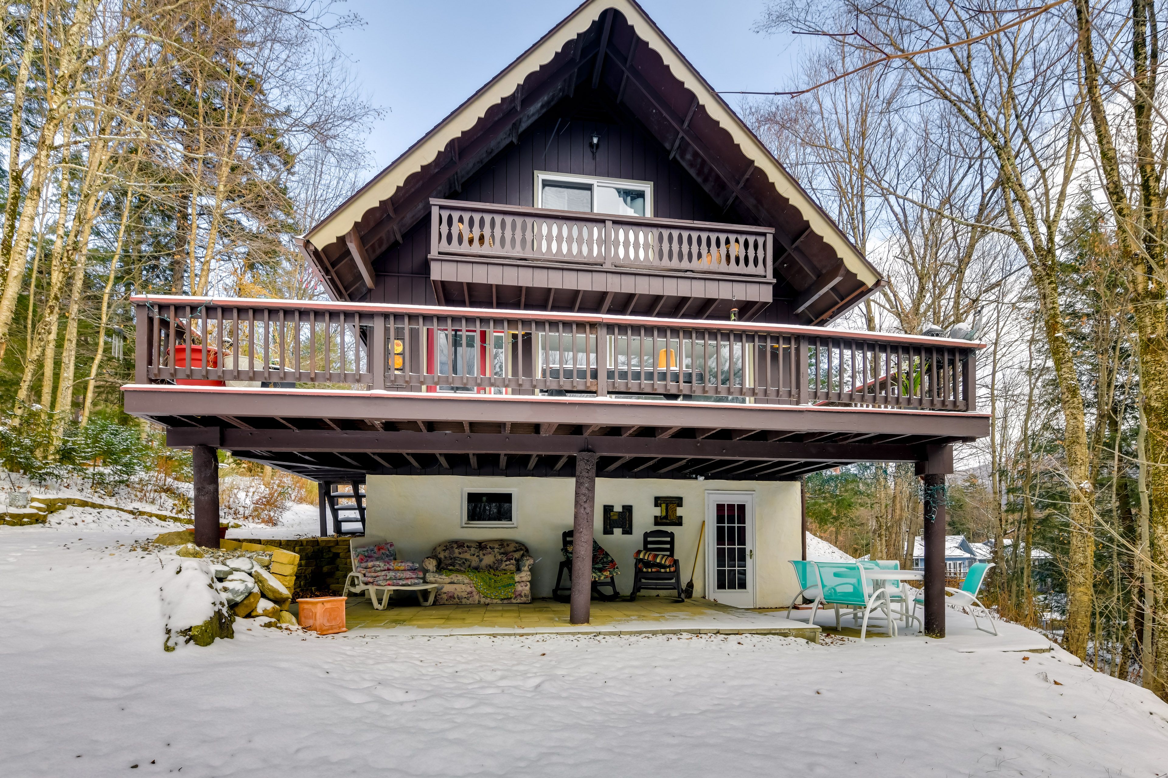 Gravel Driveway (6 Vehicles) | 4WD Recommended in Winter