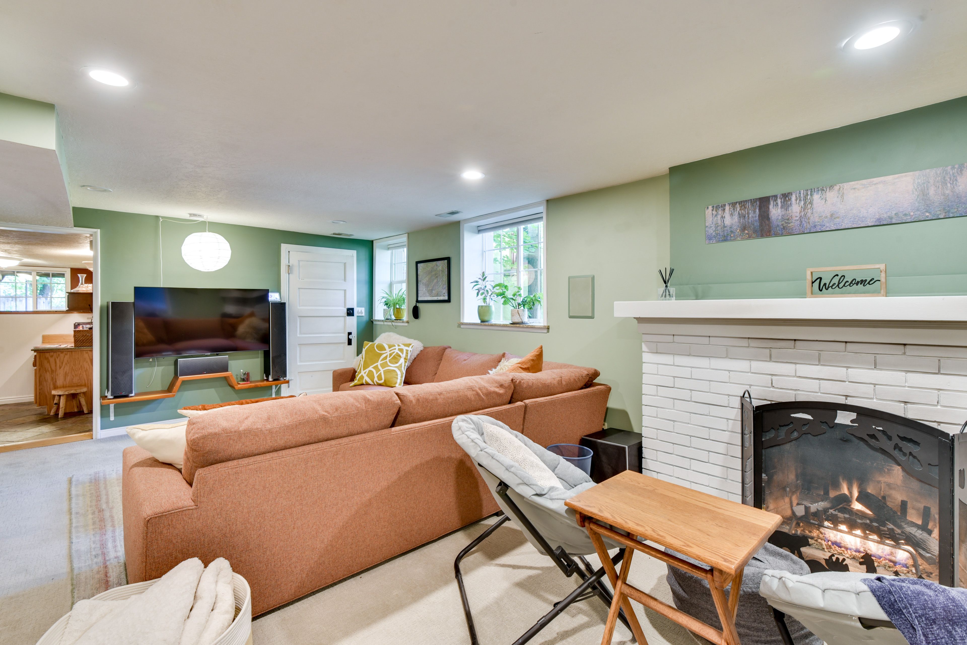Living Room | Free WiFi | Smart TV