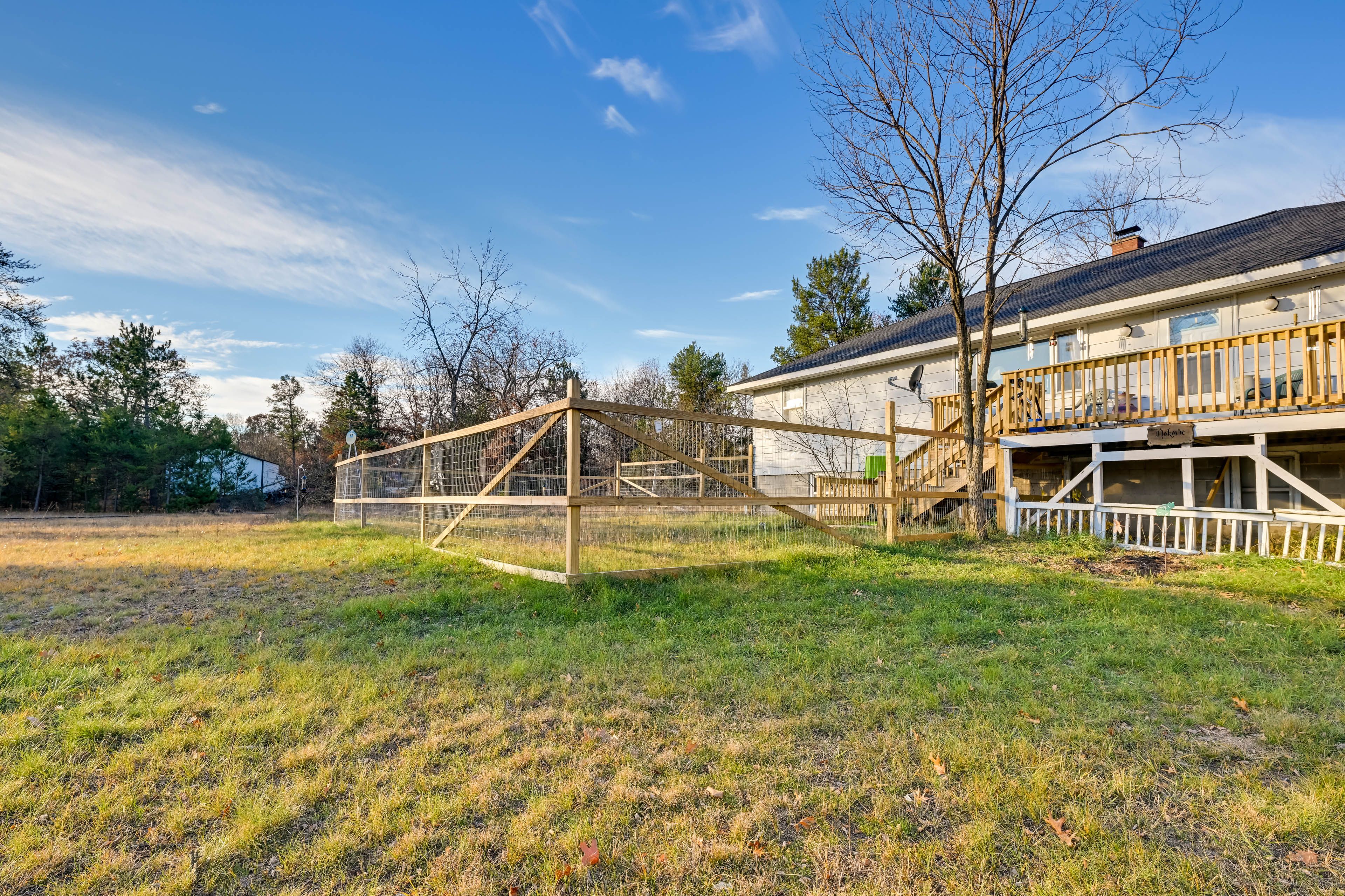 Fenced Front Yard | Pet Friendly w/ Fee