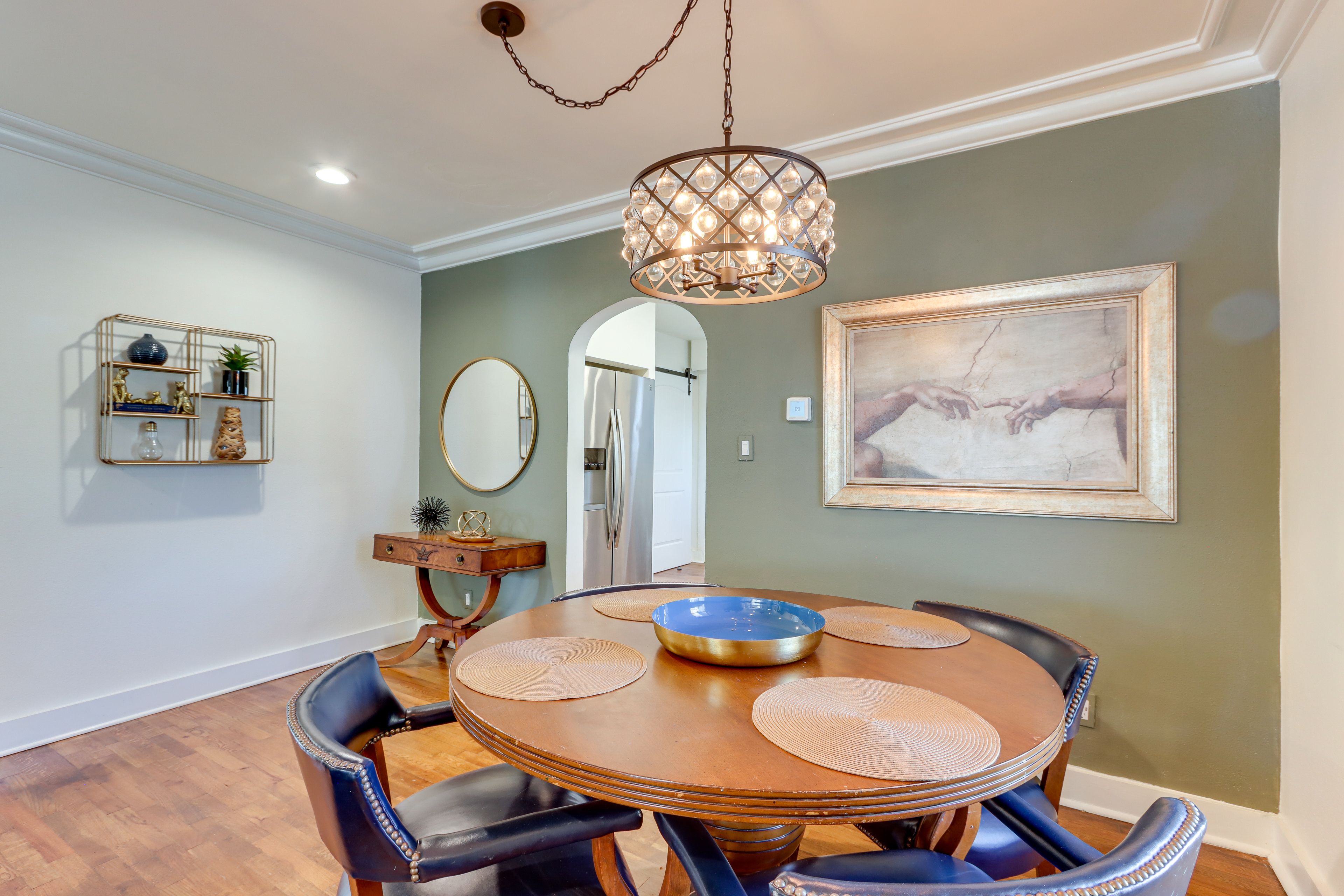 Dining Area | Dishware/Flatware