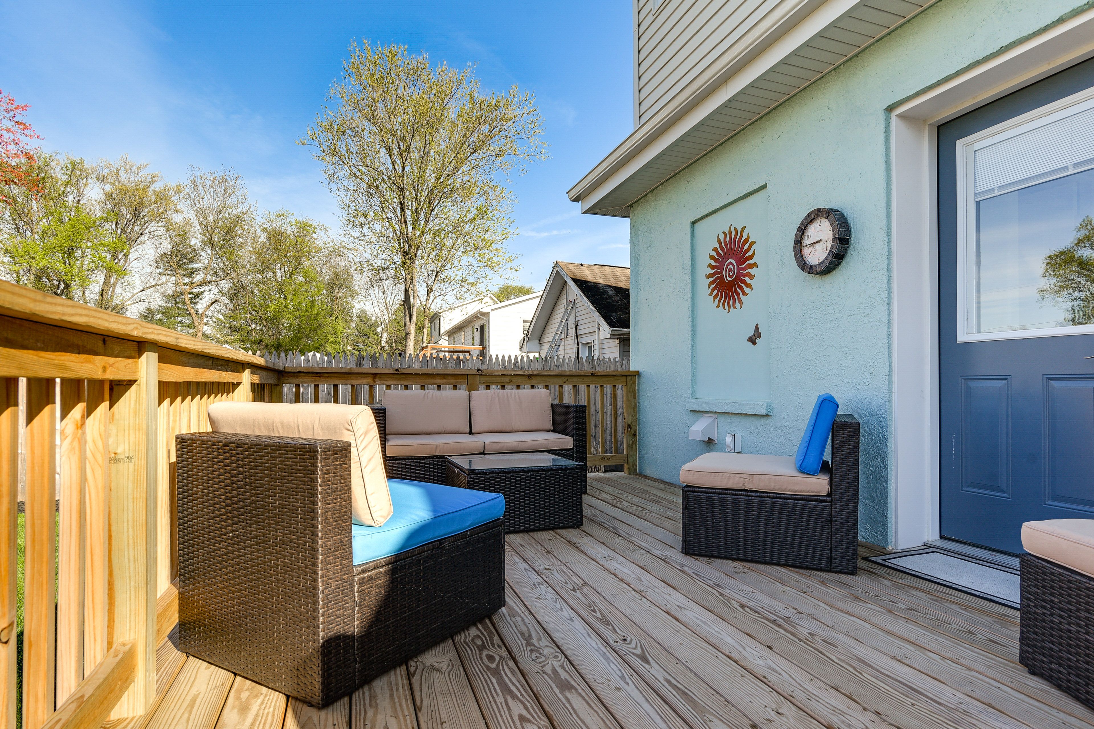 Deck | Outdoor Seating
