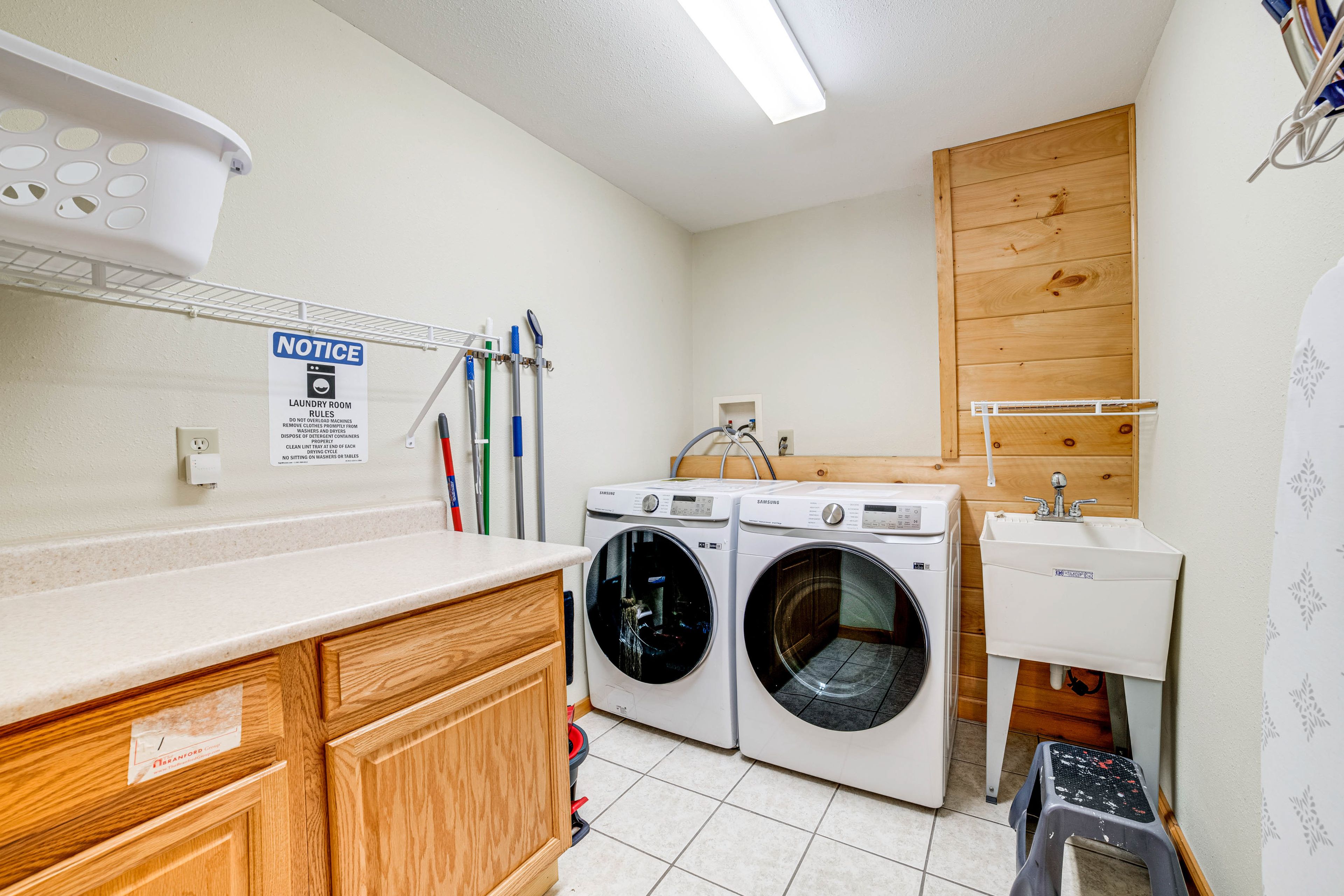Laundry Room | Washer & Dryer