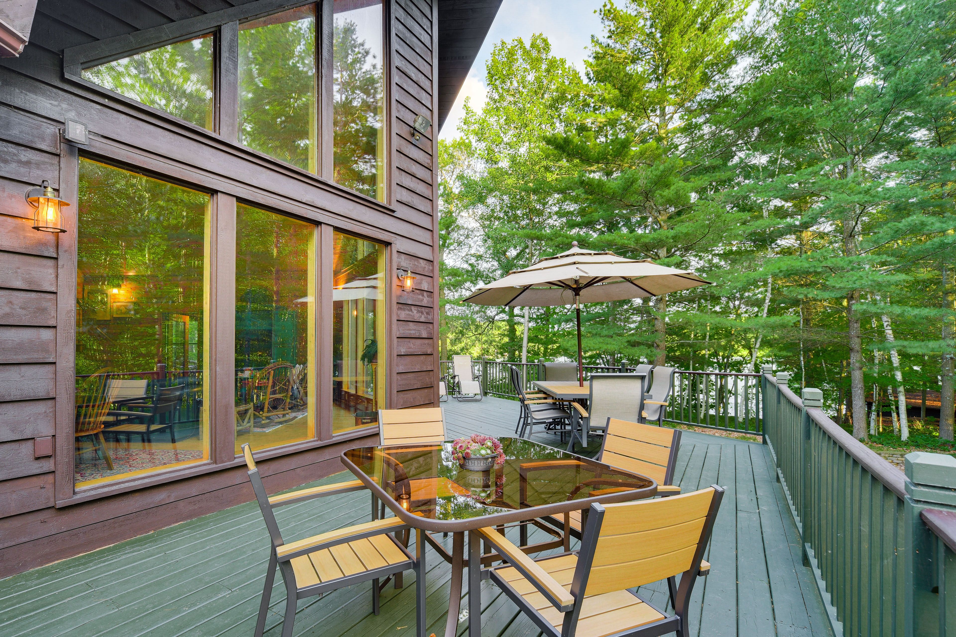 Private Deck | Outdoor Dining Tables