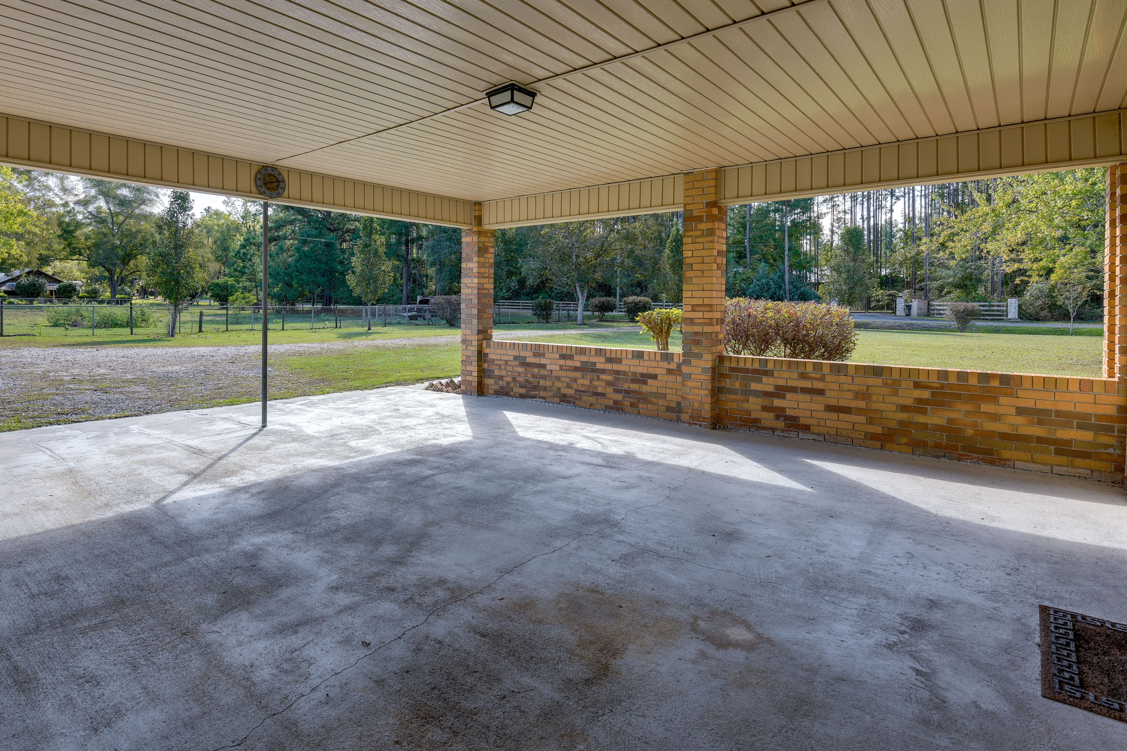 Parking | Carport (2 Vehicles) | Driveway (2 Vehicles)