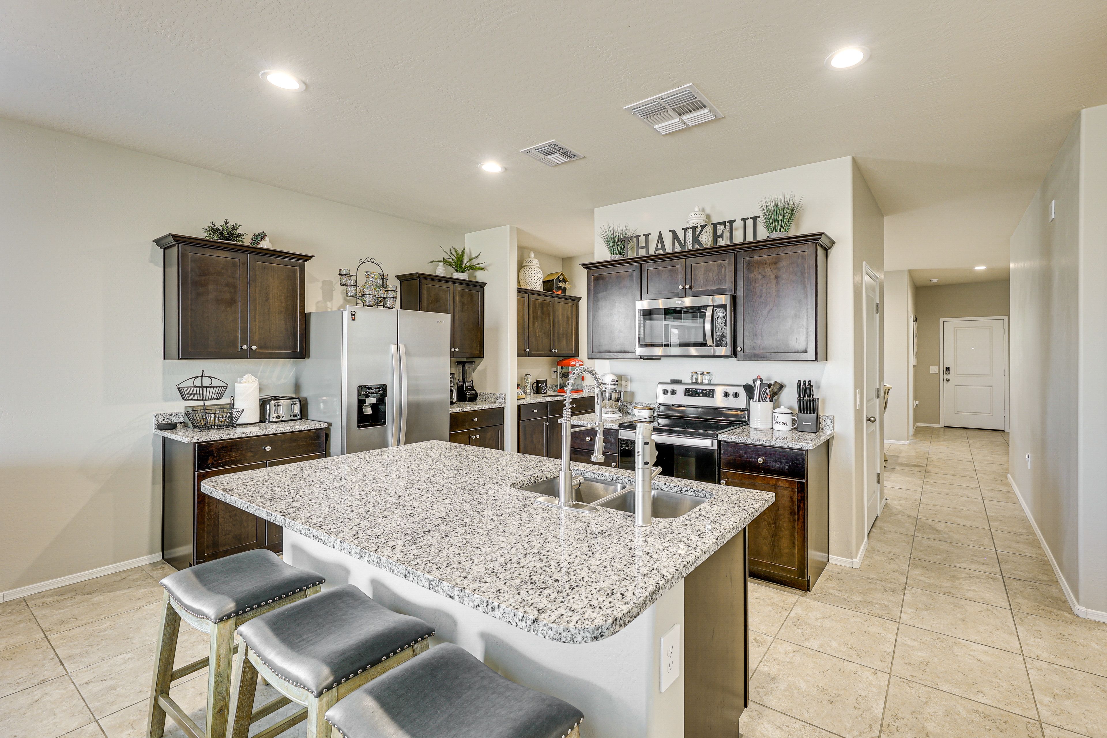 Kitchen | Keurig Coffee Maker | Blender | Toaster