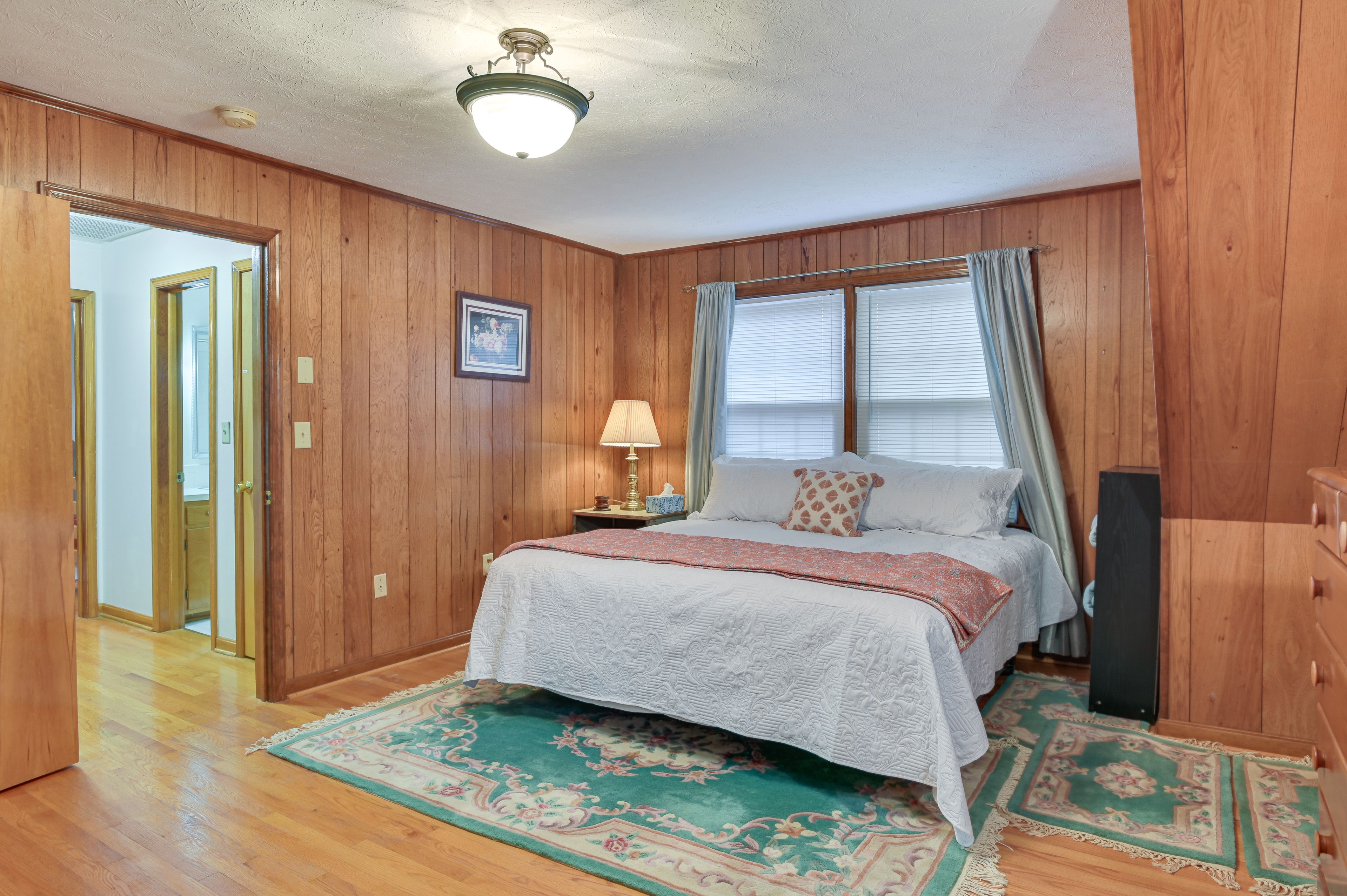 Bedroom 1 | King Bed | 2nd Floor