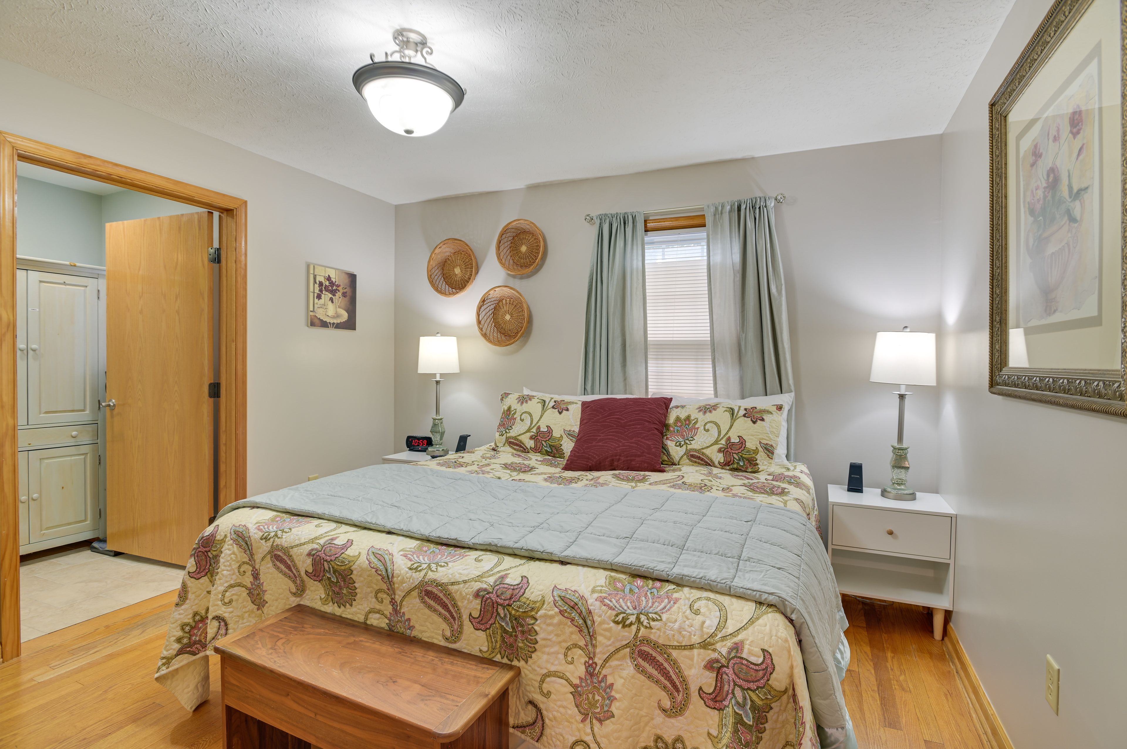 Bedroom 4 | King Bed | Flat-Screen TV | 1st Floor