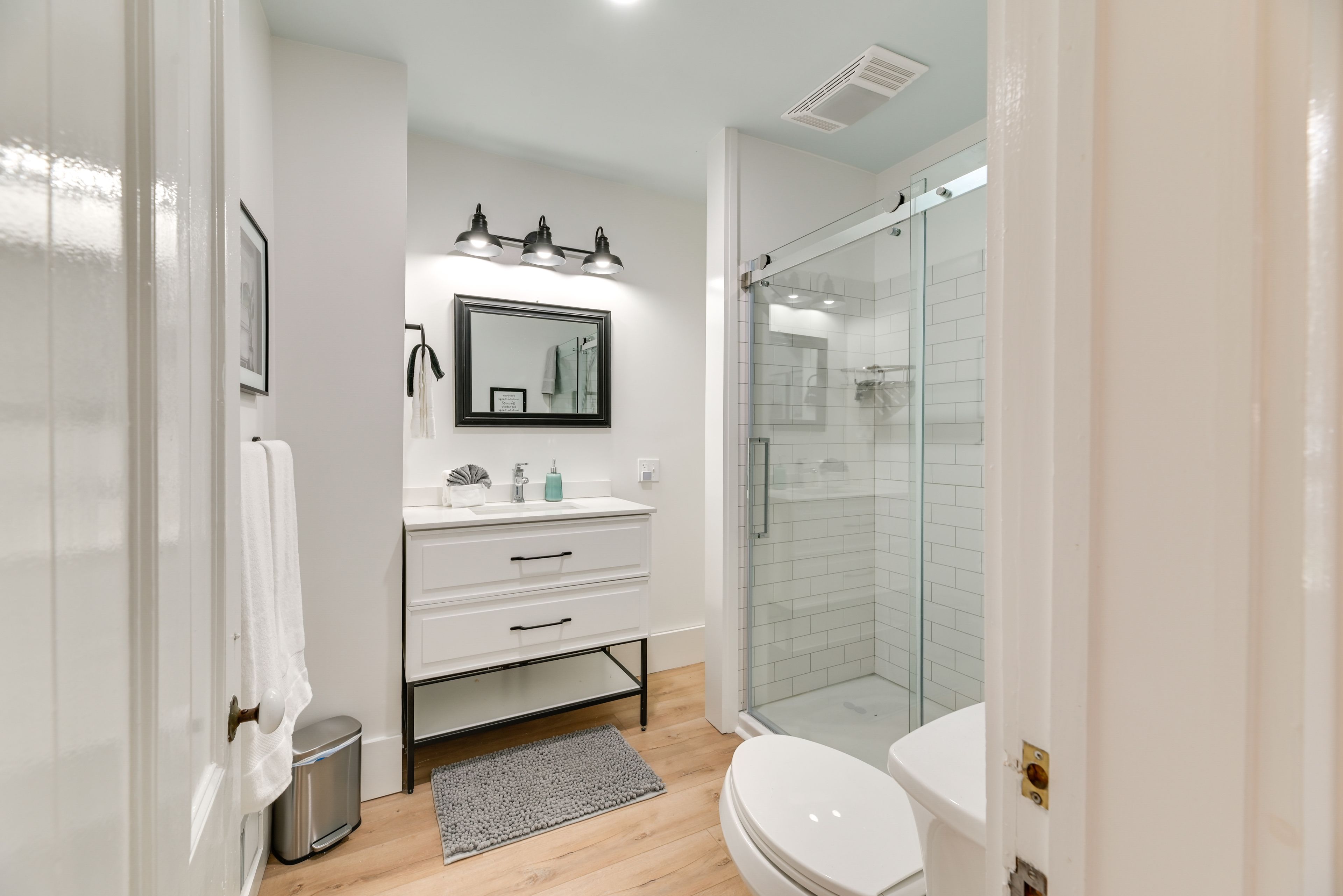Full Bathroom