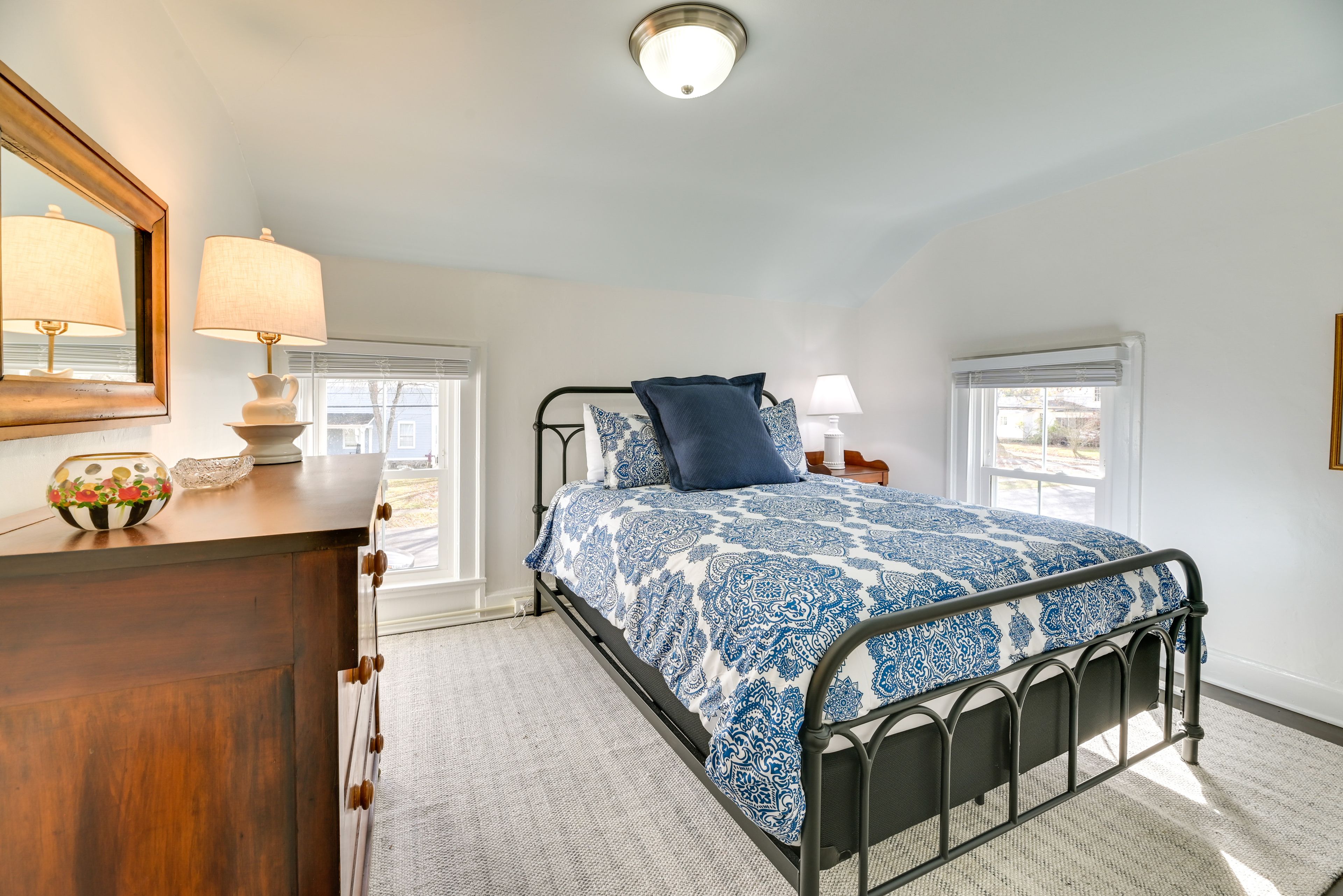 Bedroom 4 (Apartment) | Queen Bed