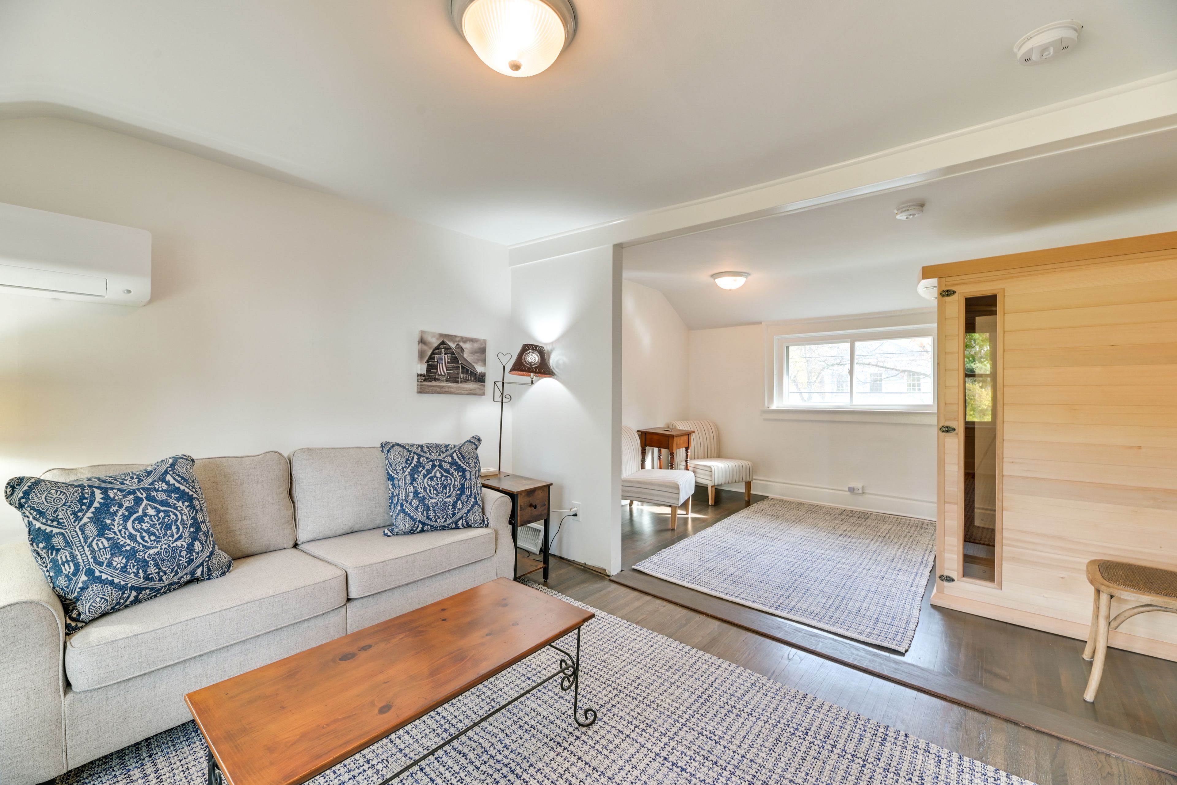 Living Room (Apartment) | Smart TV | Sauna