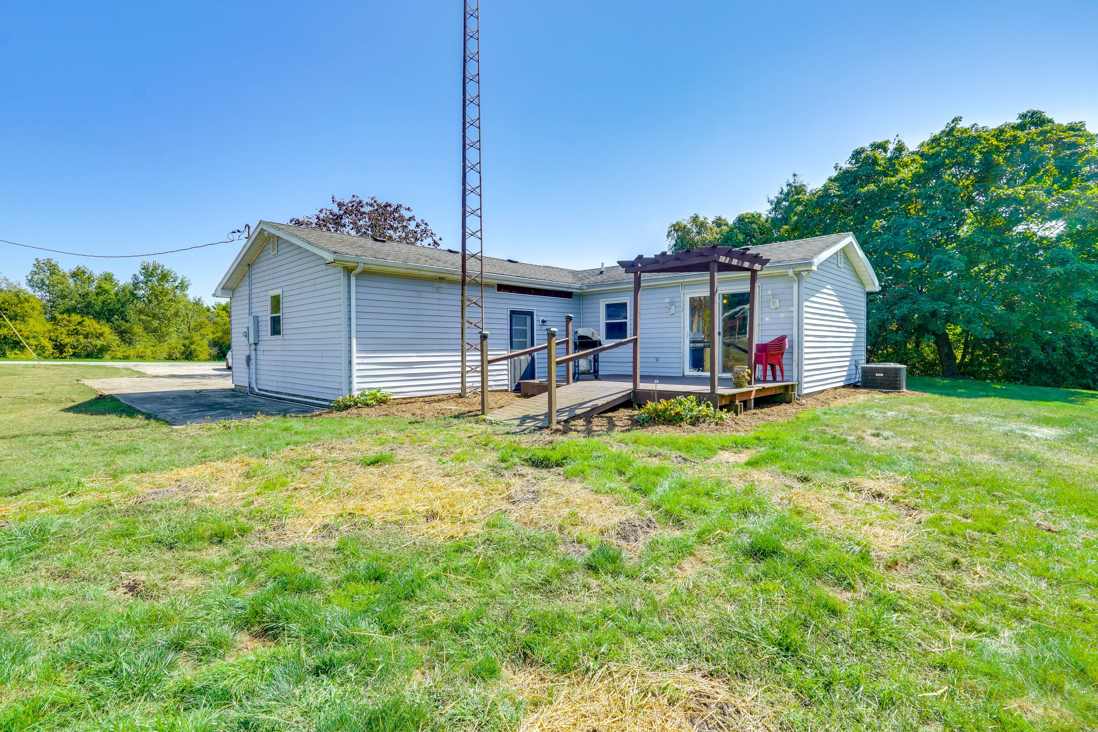Home Exterior | Private Deck | Self Check-In | 4 Mi to Cass County Fairgrounds