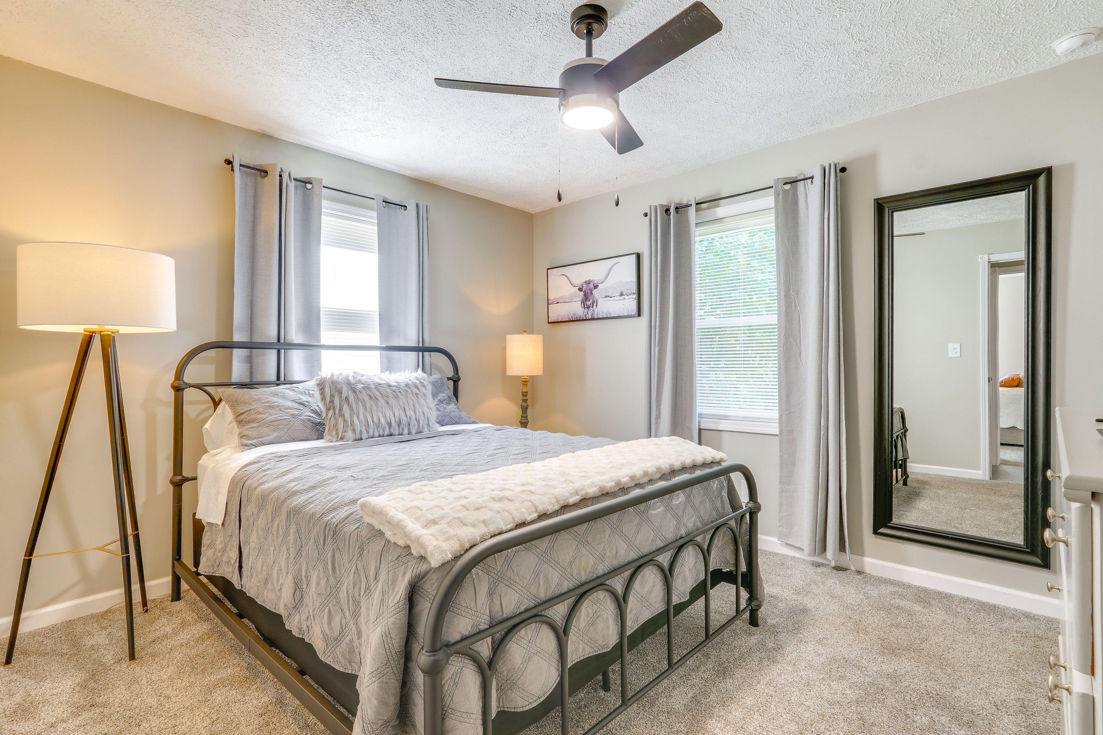 Bedroom 1 | Queen Bed | Smart TV | Linens Provided