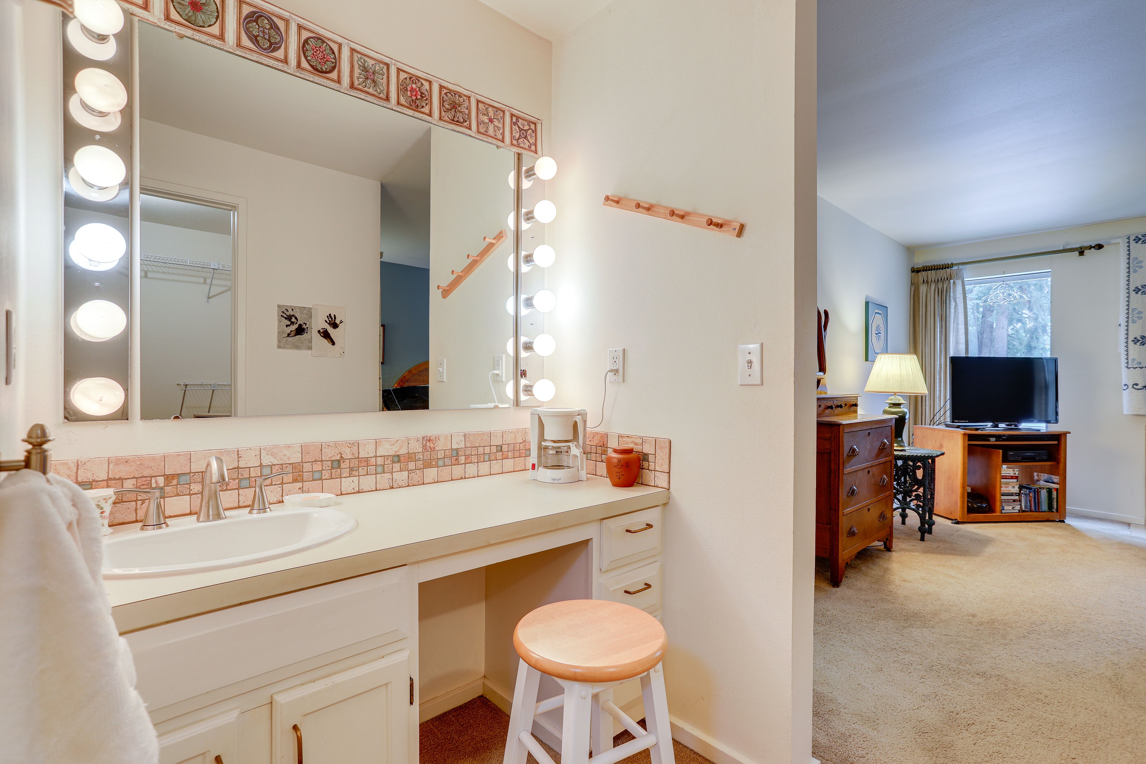 Bathroom | Walk-In Closet